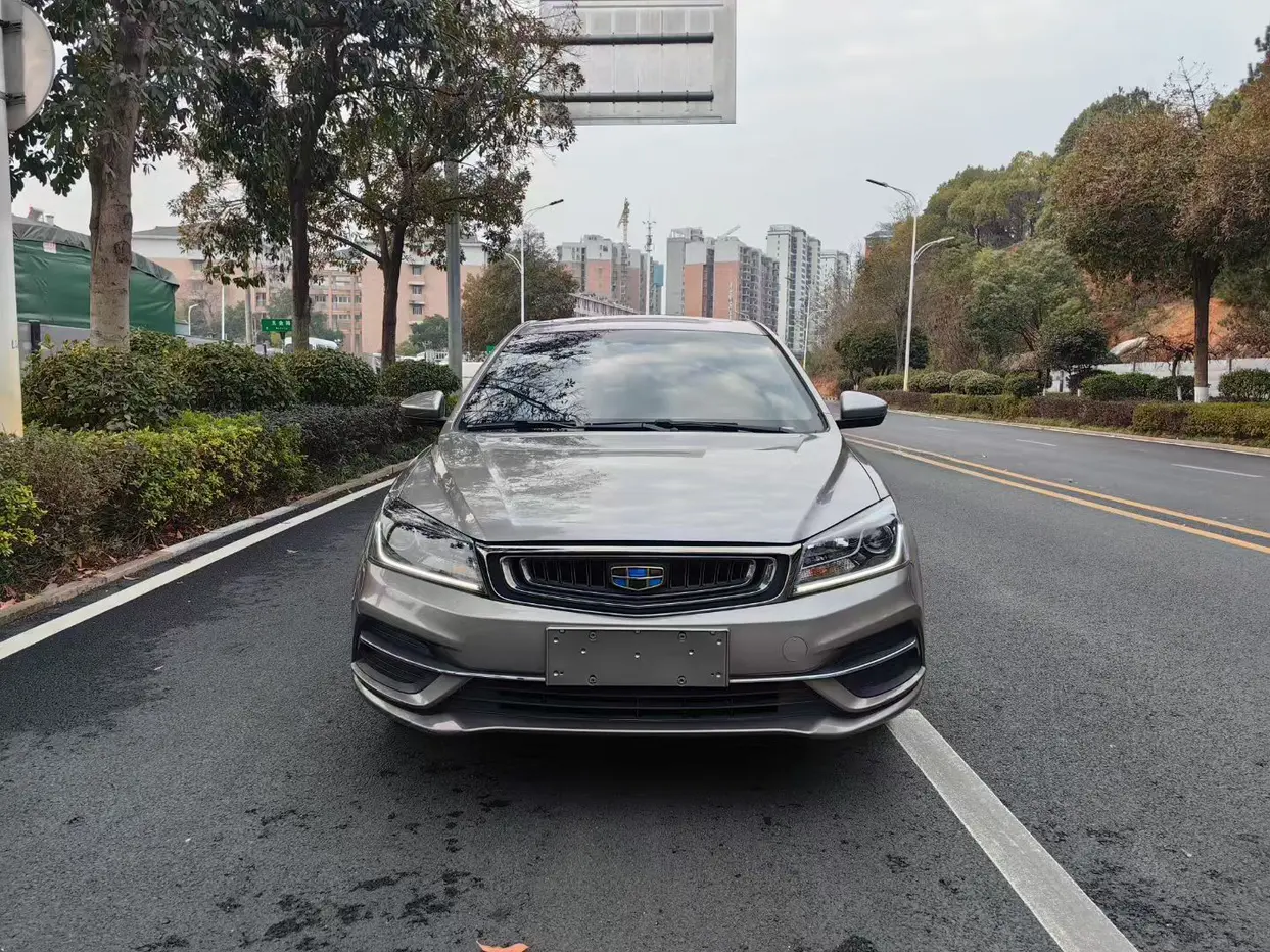 Geely Emgrand  из Китая