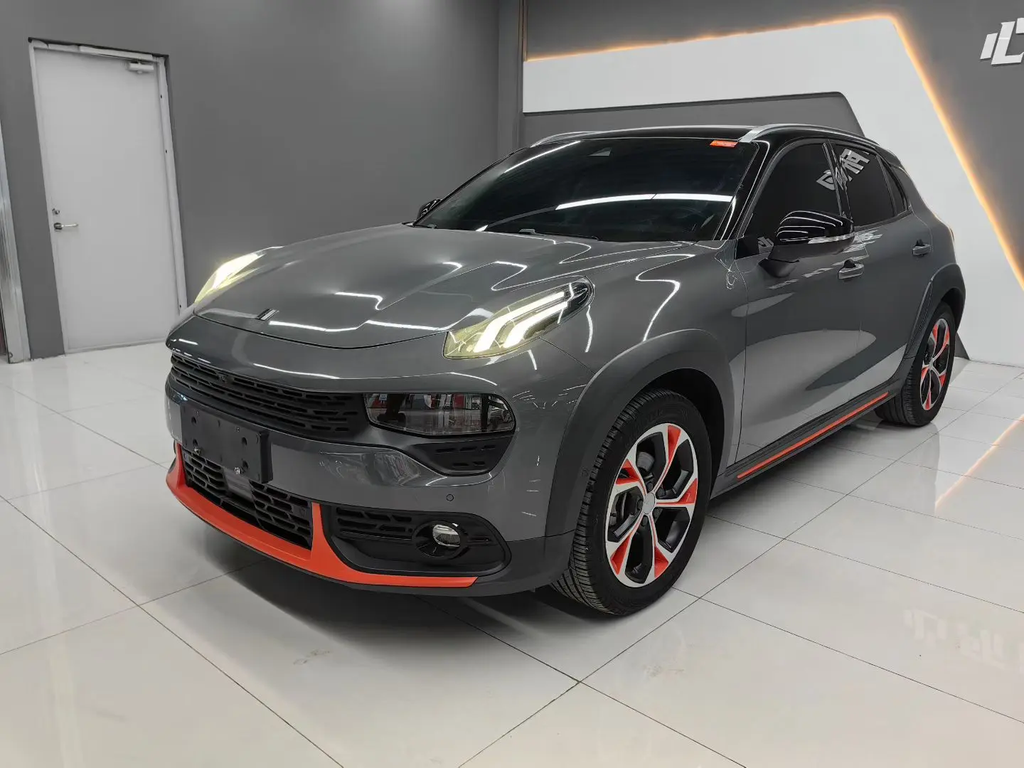 Lynk & Co 02  из Китая