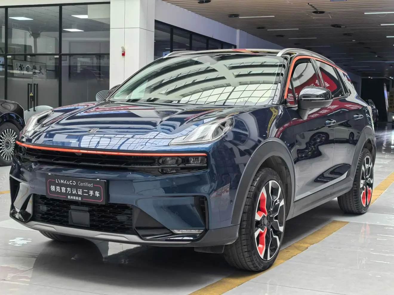 Lynk & Co 06  из Китая