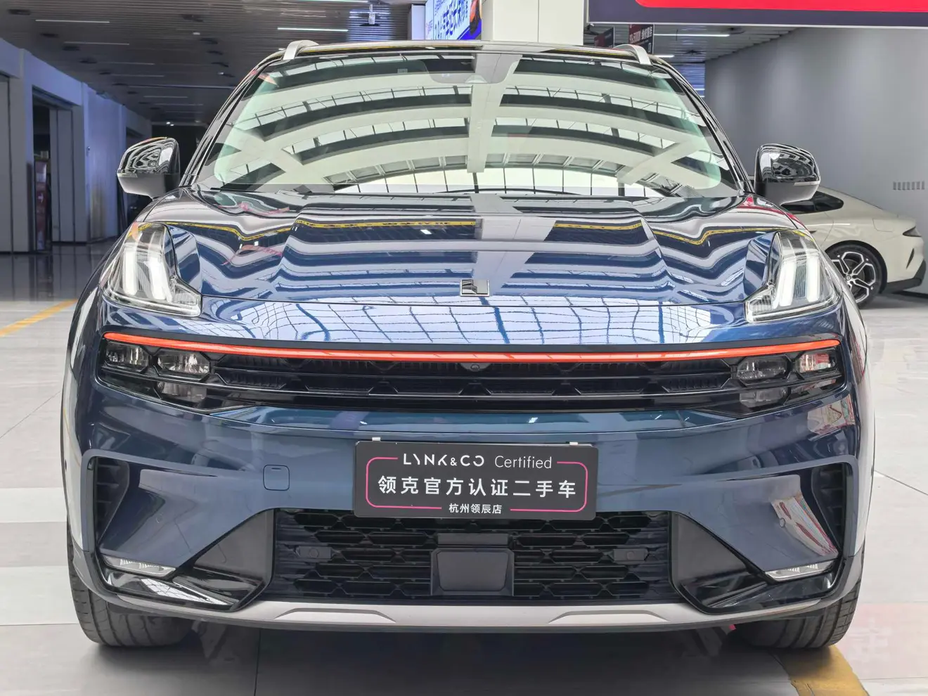 Lynk & Co 06  из Китая