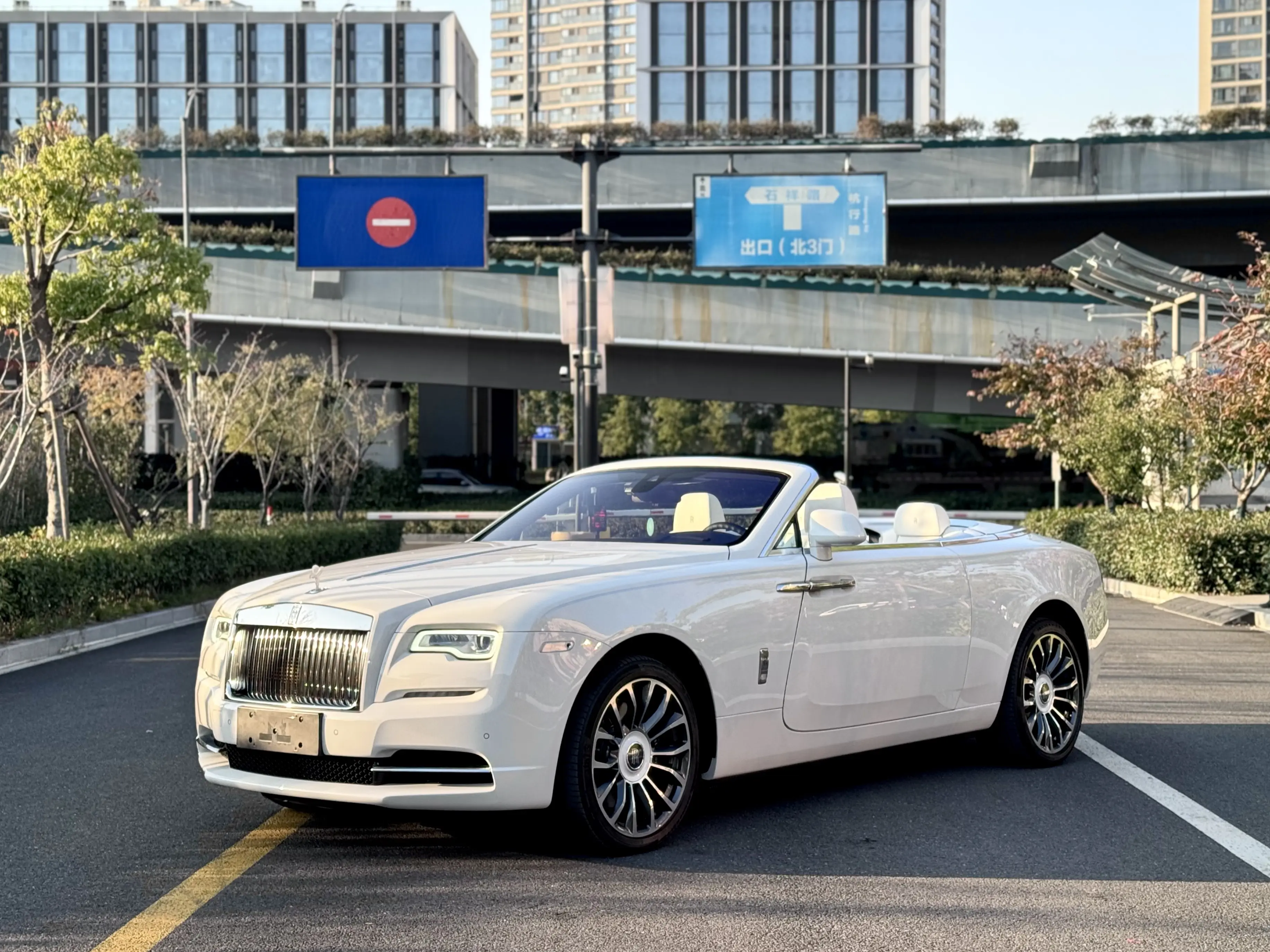 Rolls Royce Yao Ying  из Китая