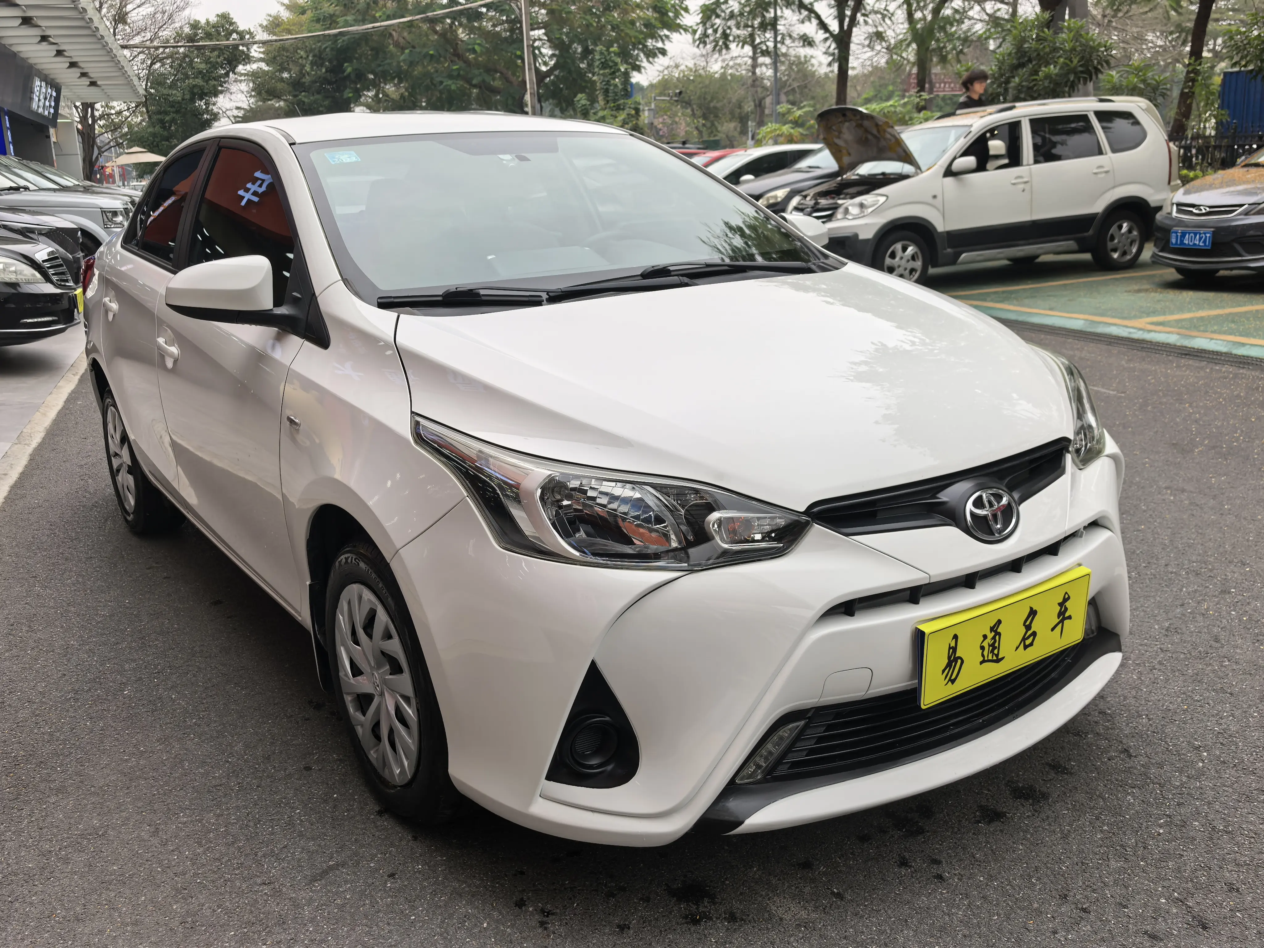 Toyota YARiS L Enjoy  из Китая