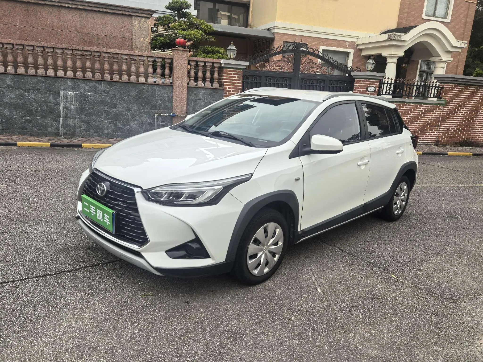 Toyota Yaris L  из Китая