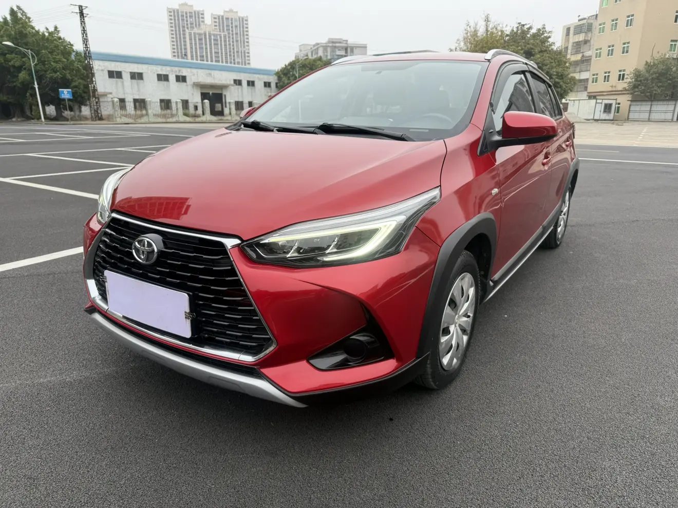 Toyota Yaris L  из Китая