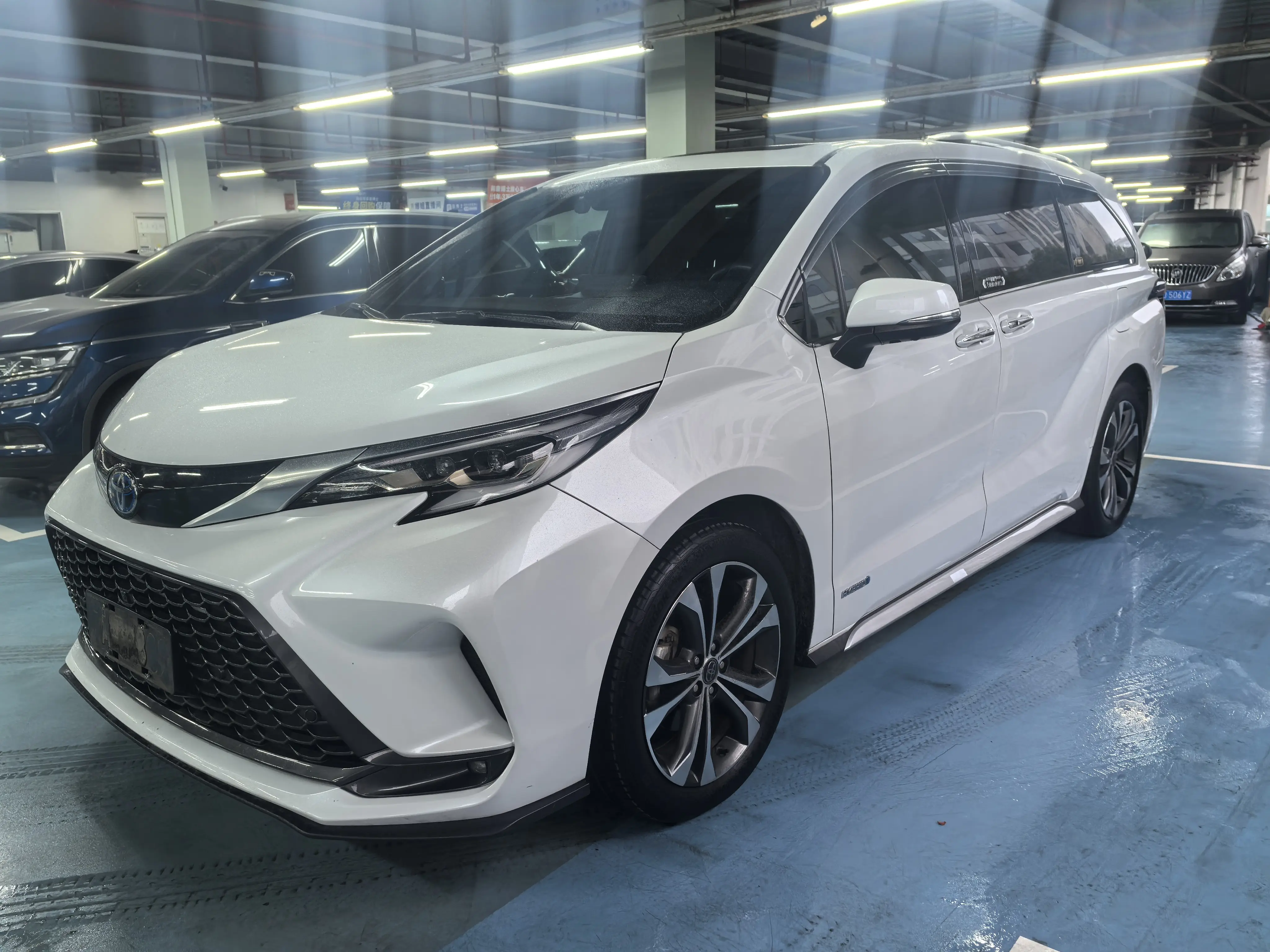 Toyota Granvia  из Китая