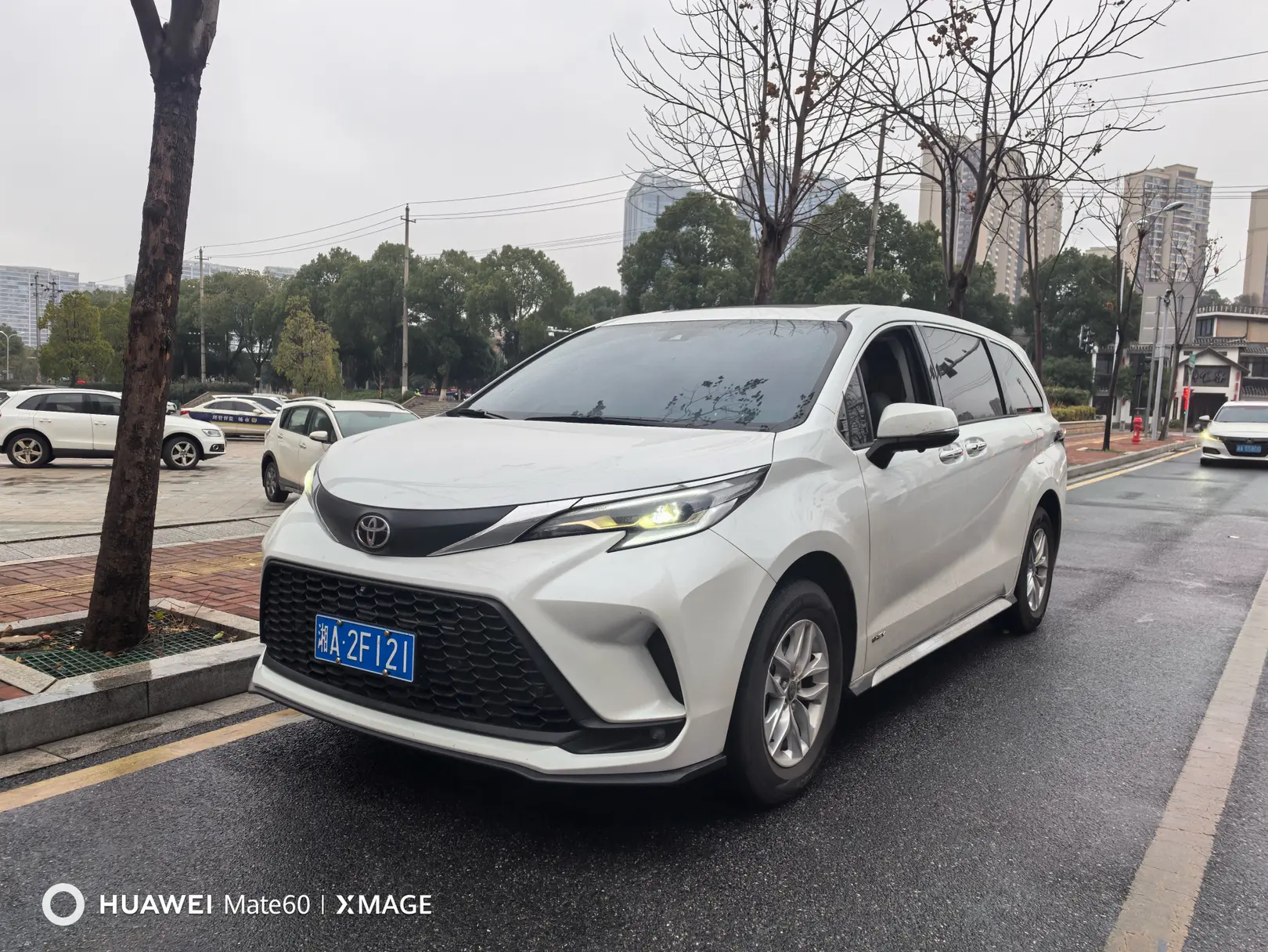 Toyota Granvia  из Китая