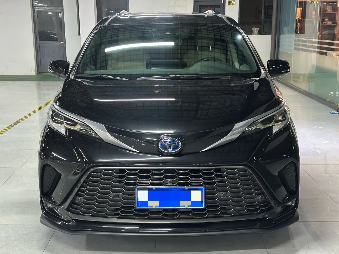 Toyota Granvia  из Китая