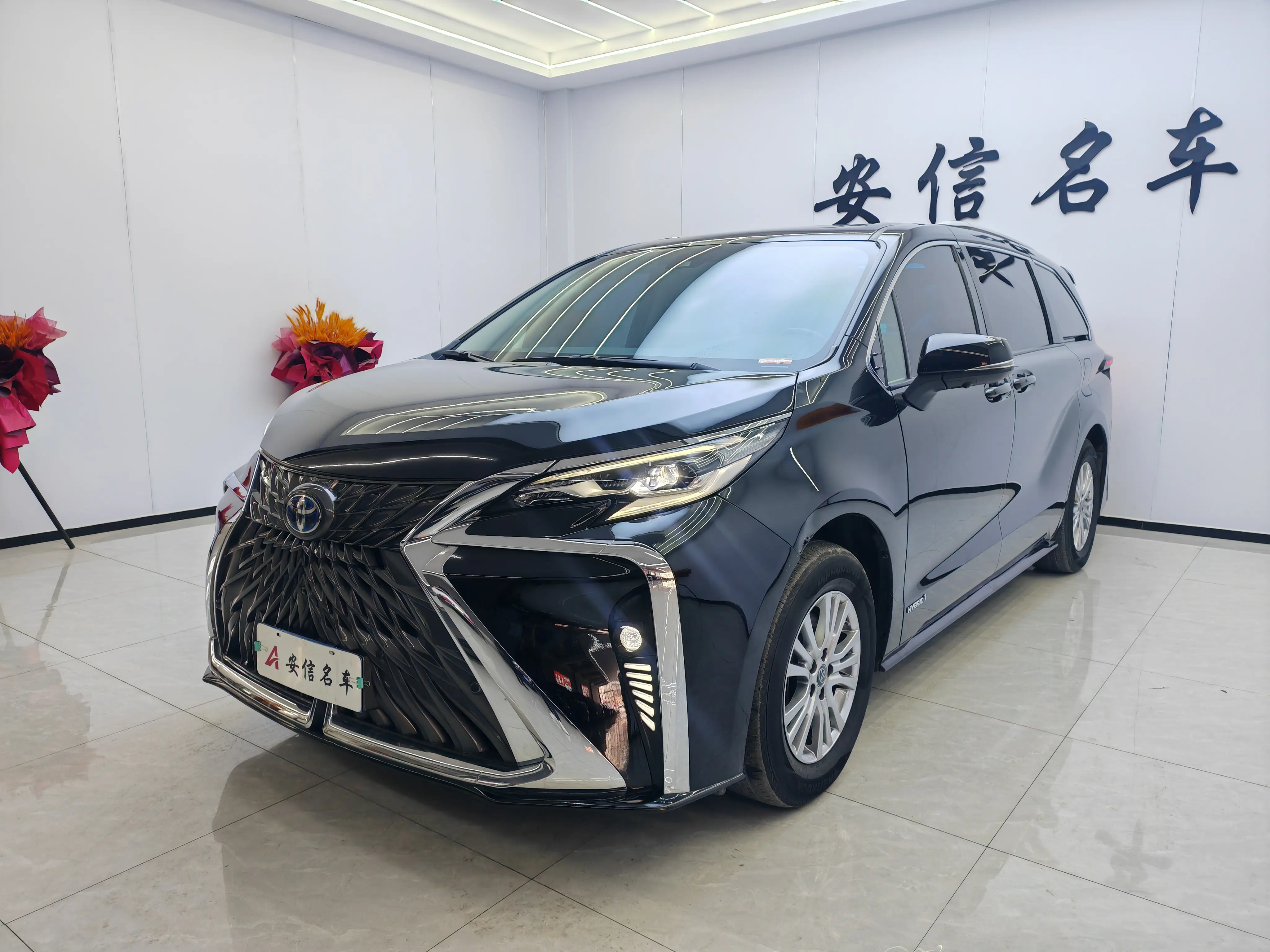 Toyota Sienna  из Китая