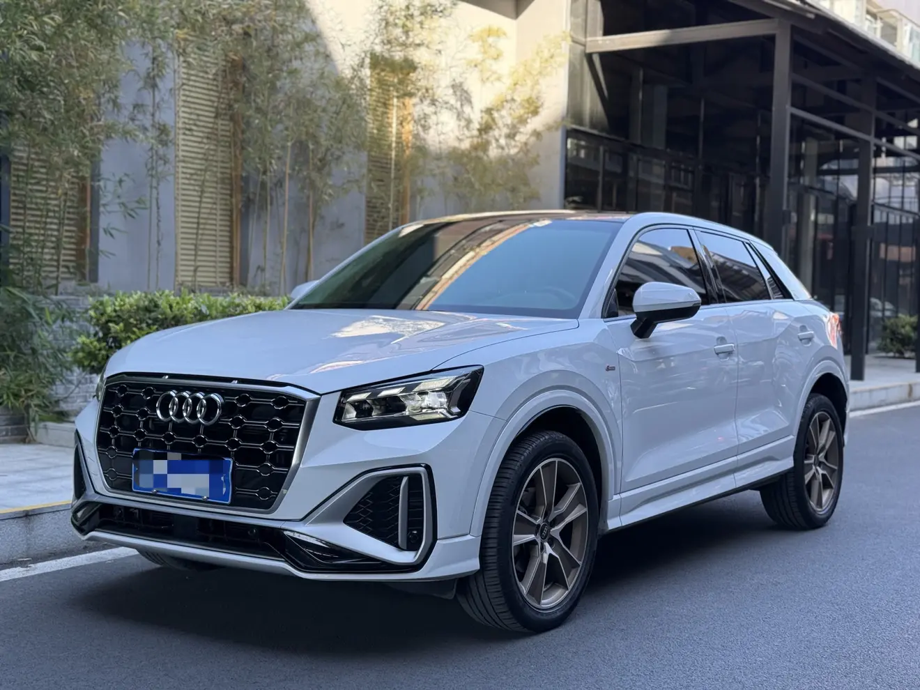 Audi Q2L  из Китая