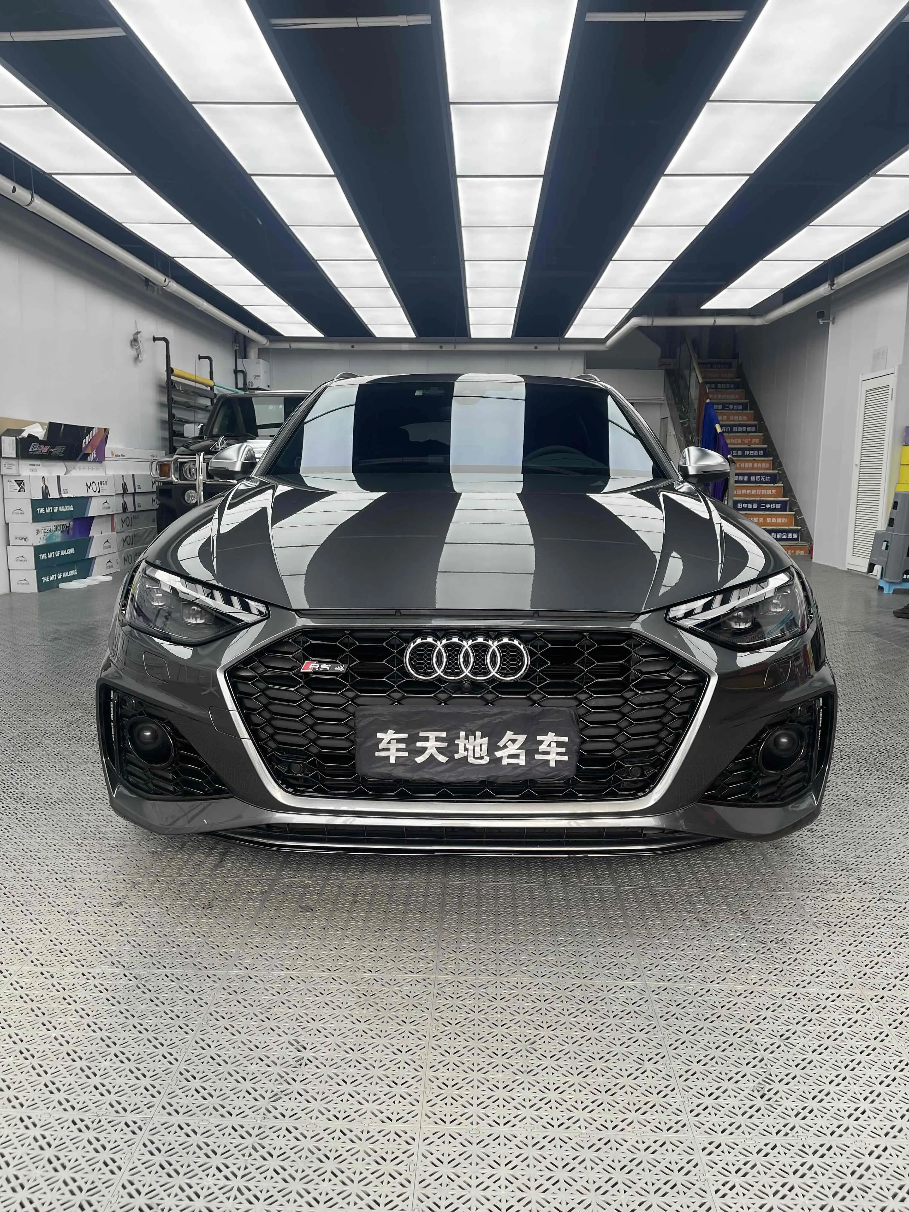 Audi RS 4  из Китая