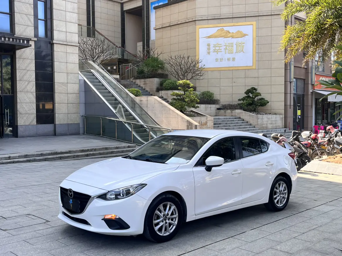 Mazda Axela (Mazda3)  из Китая