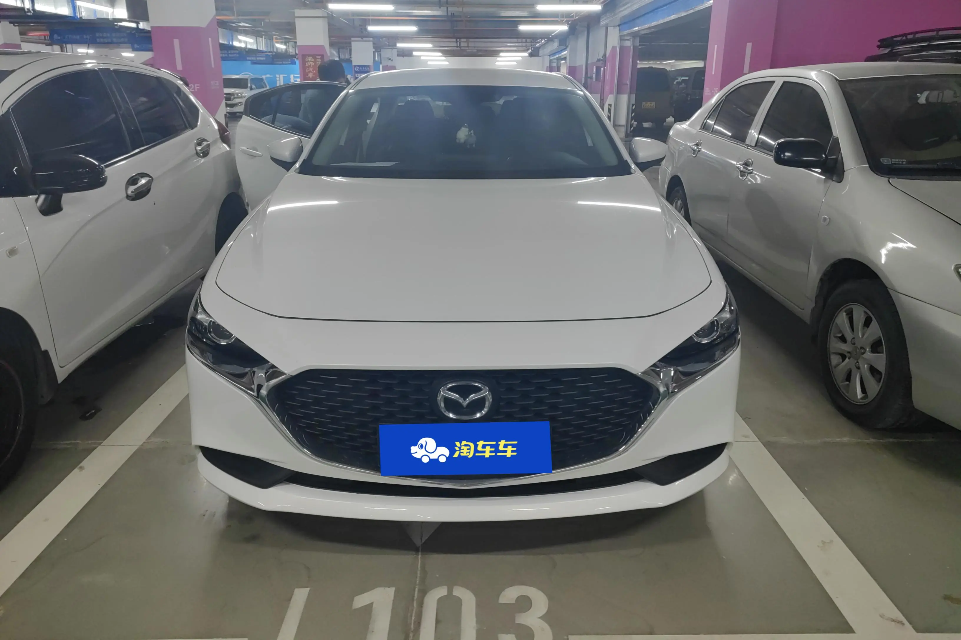 Mazda Axela (Mazda3)  из Китая