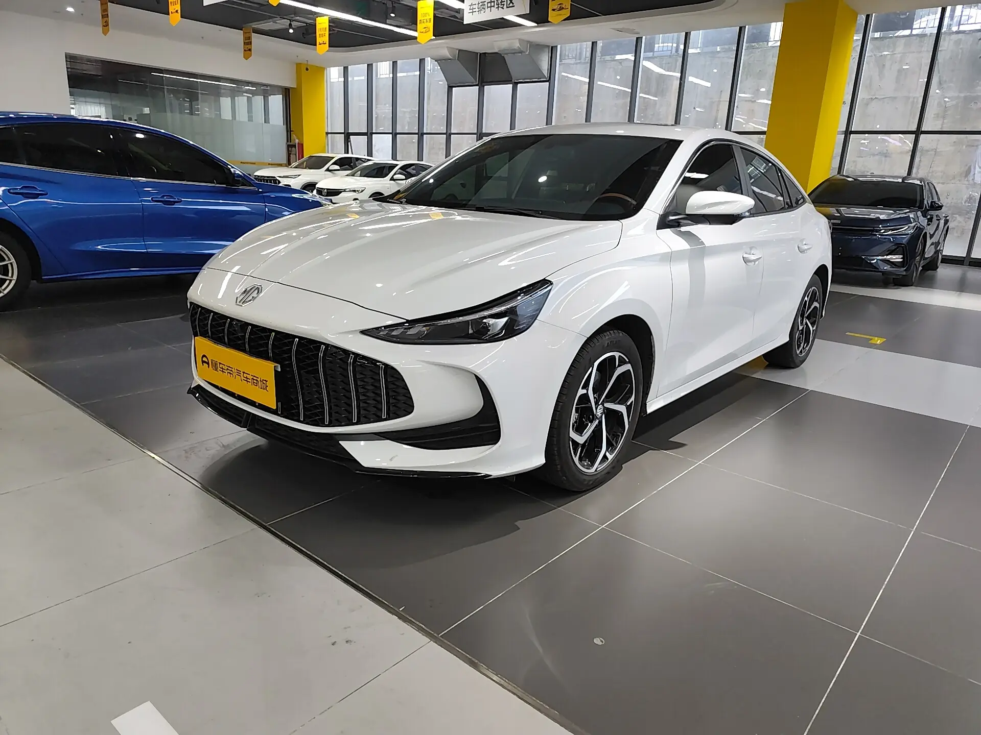 MG 5  из Китая