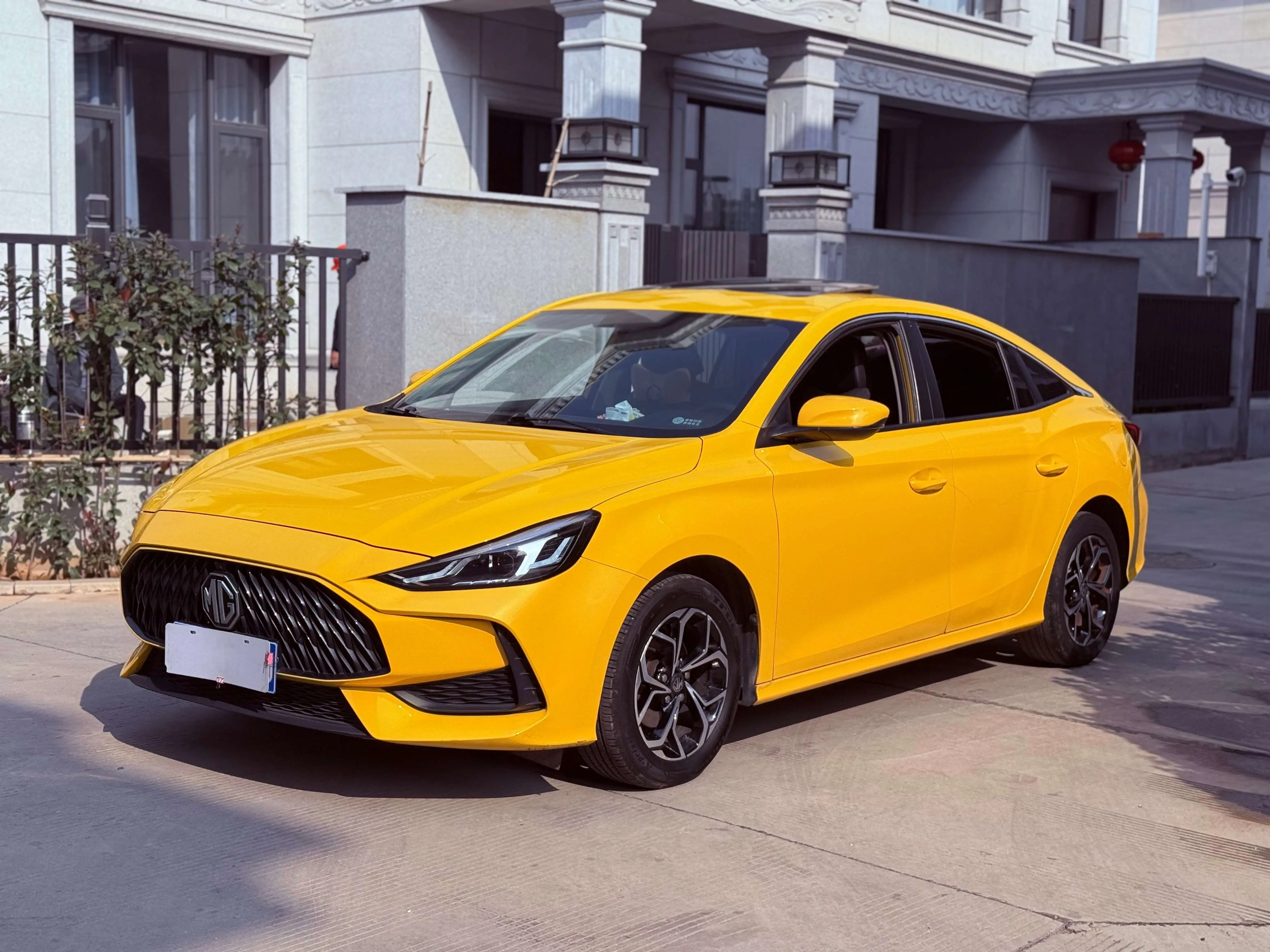 MG 5  из Китая