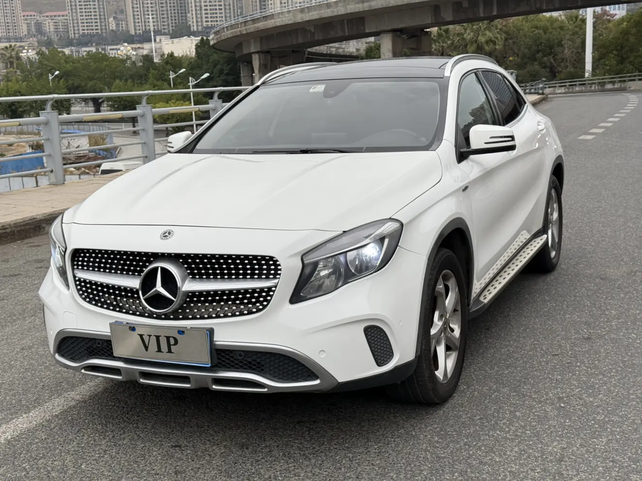 Mercedes-Benz GLA  из Китая