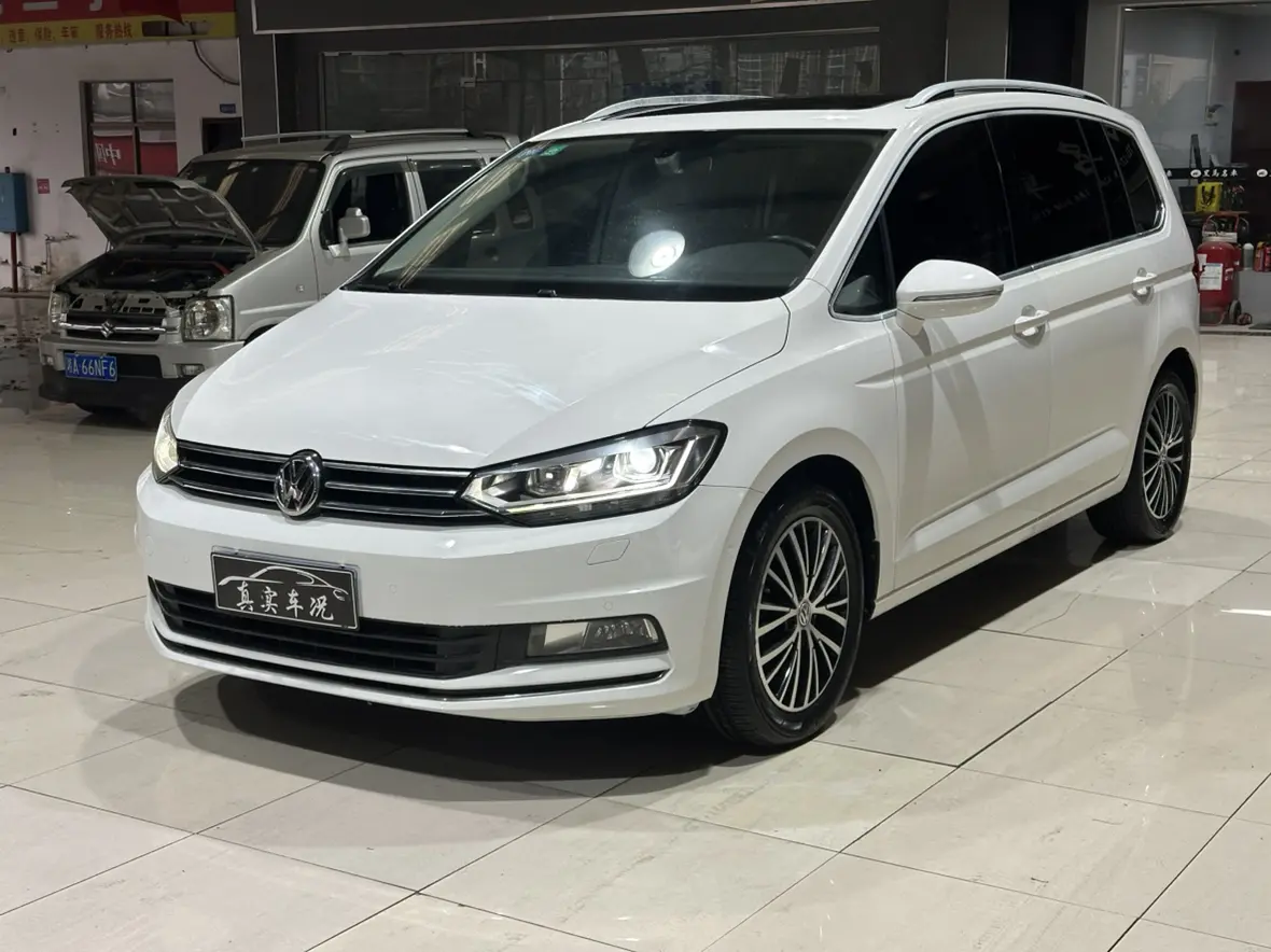 Volkswagen Touran L  из Китая