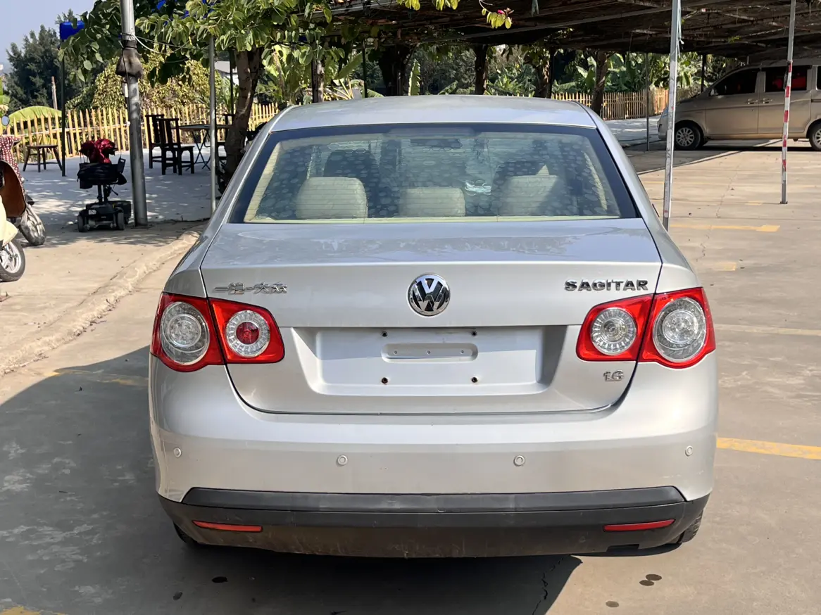 Volkswagen Sagitar  из Китая