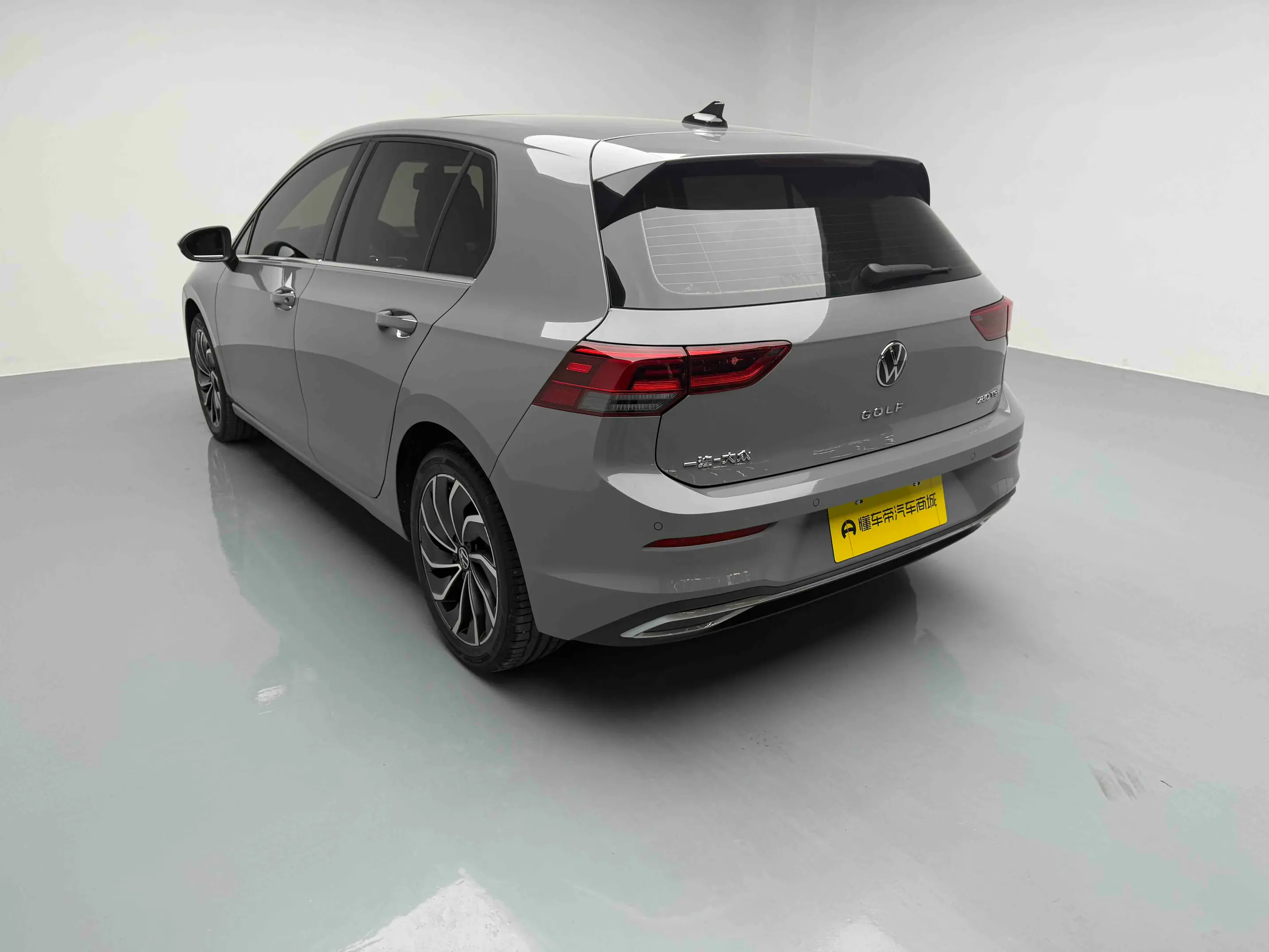 Volkswagen Golf  из Китая