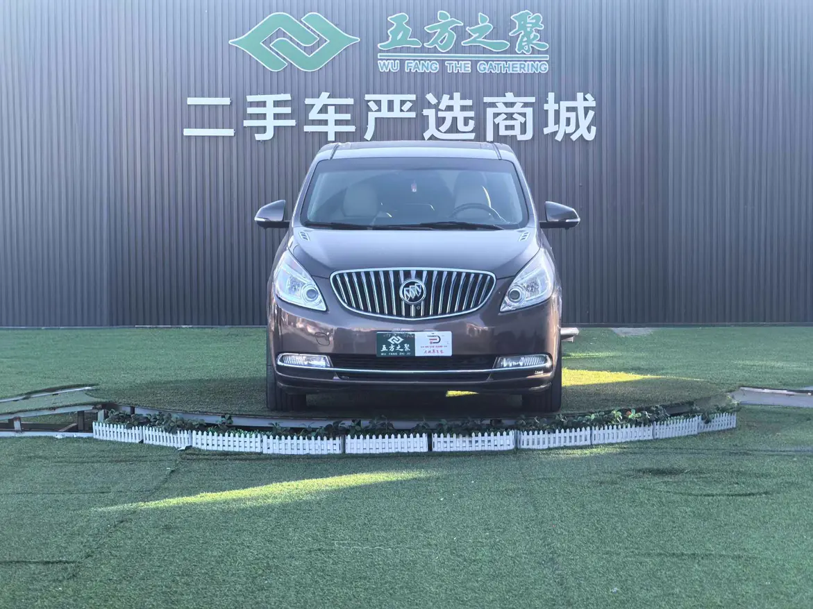 Buick GL8  из Китая