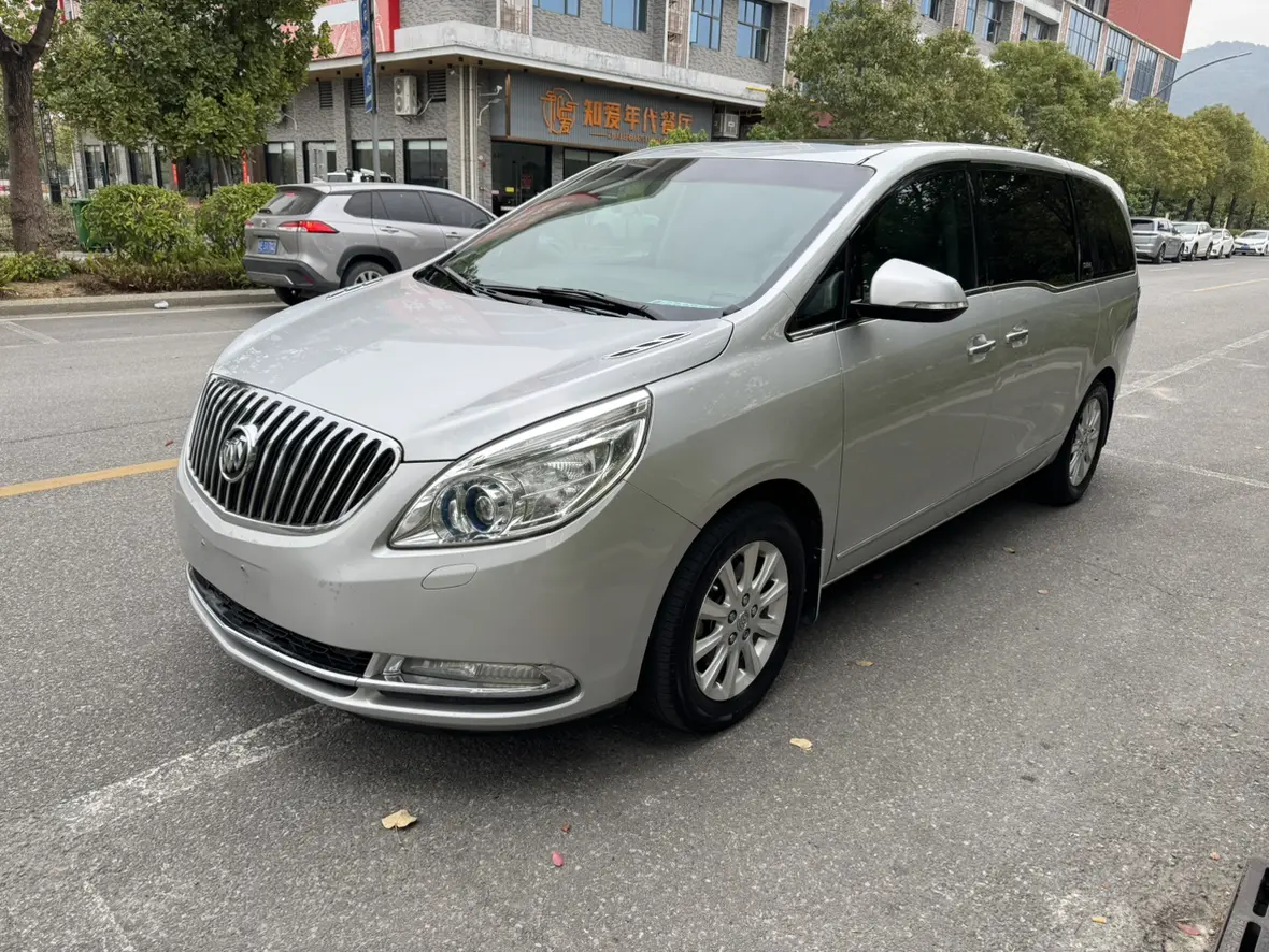 Buick GL8  из Китая