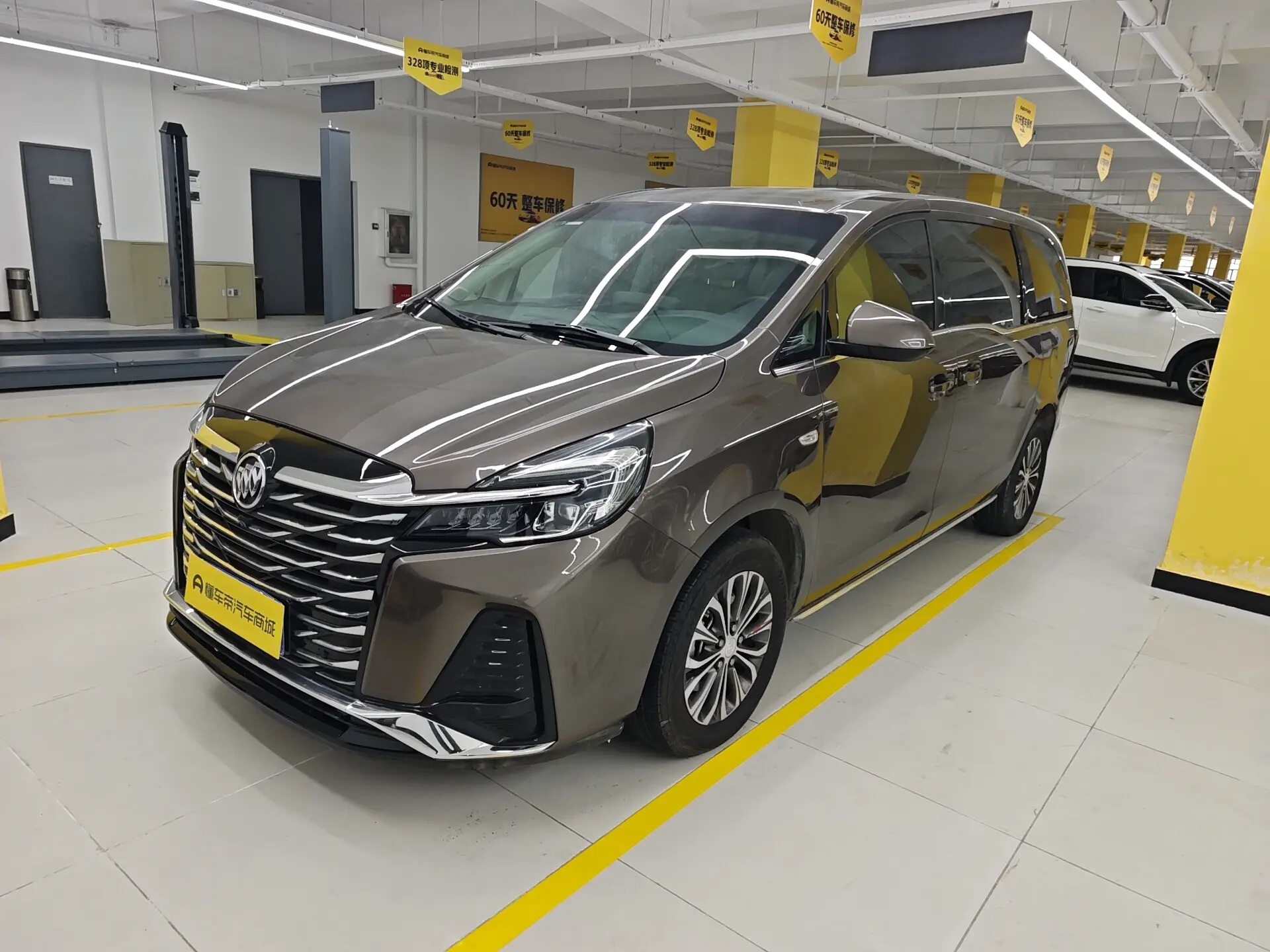 Buick GL8  из Китая