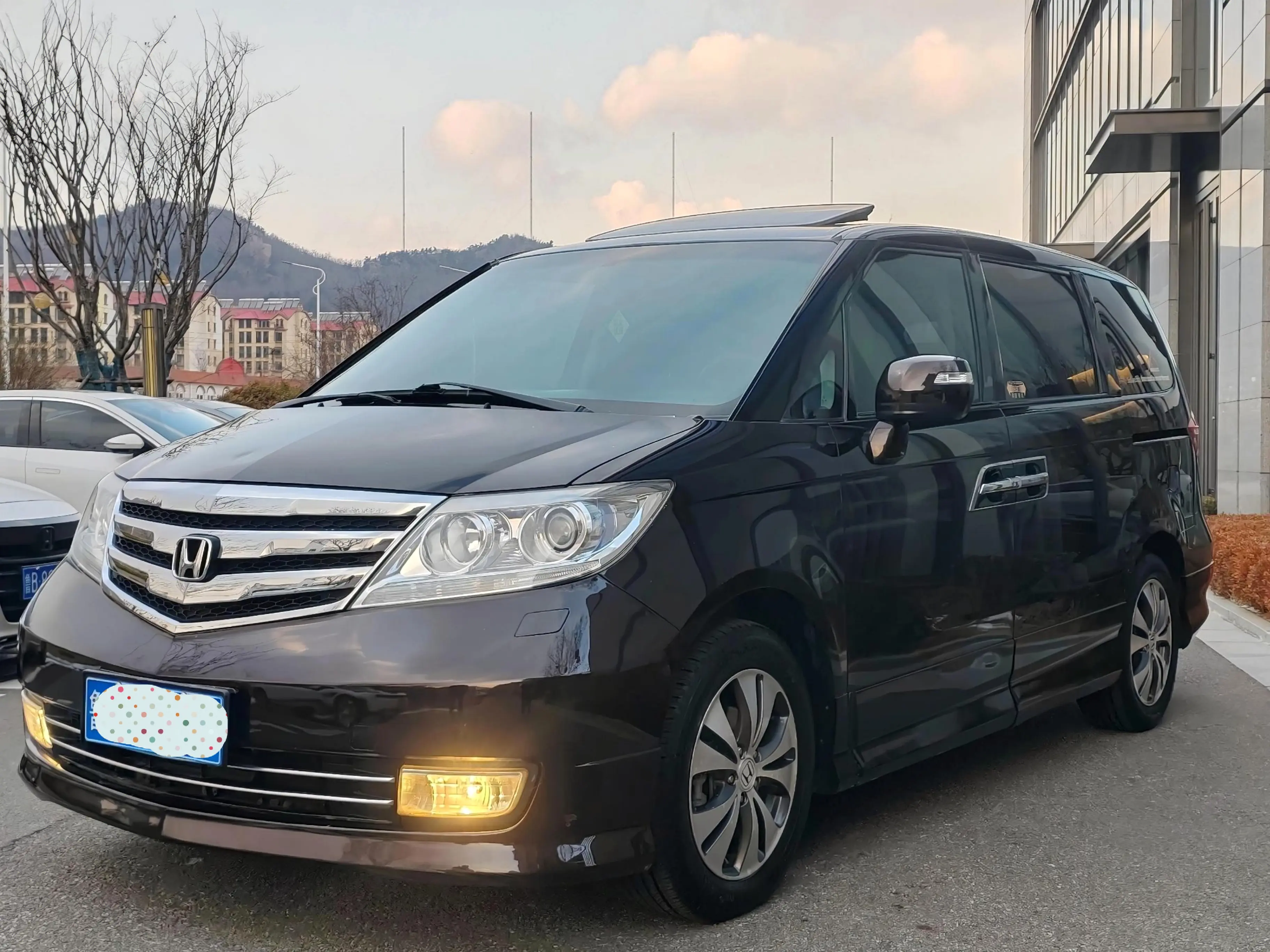 Honda Elysion (Alison)  из Китая