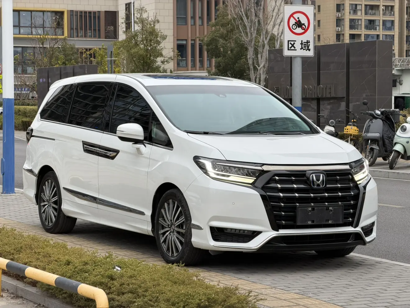 Honda Elysion (Alison)  из Китая