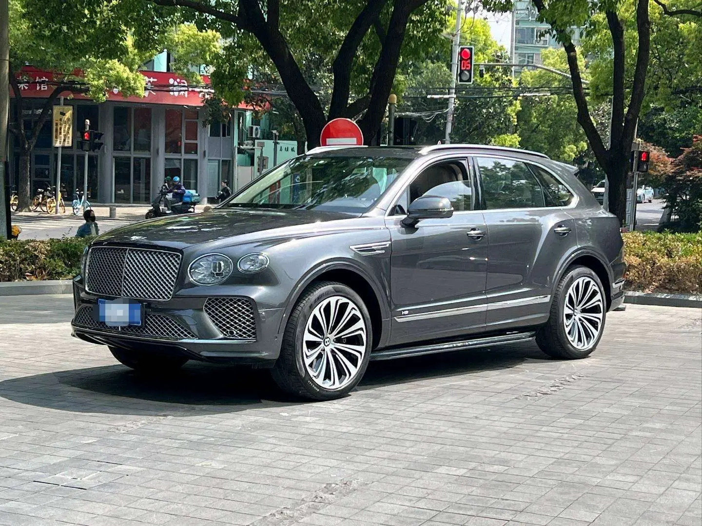 Bentley Bentayga  из Китая