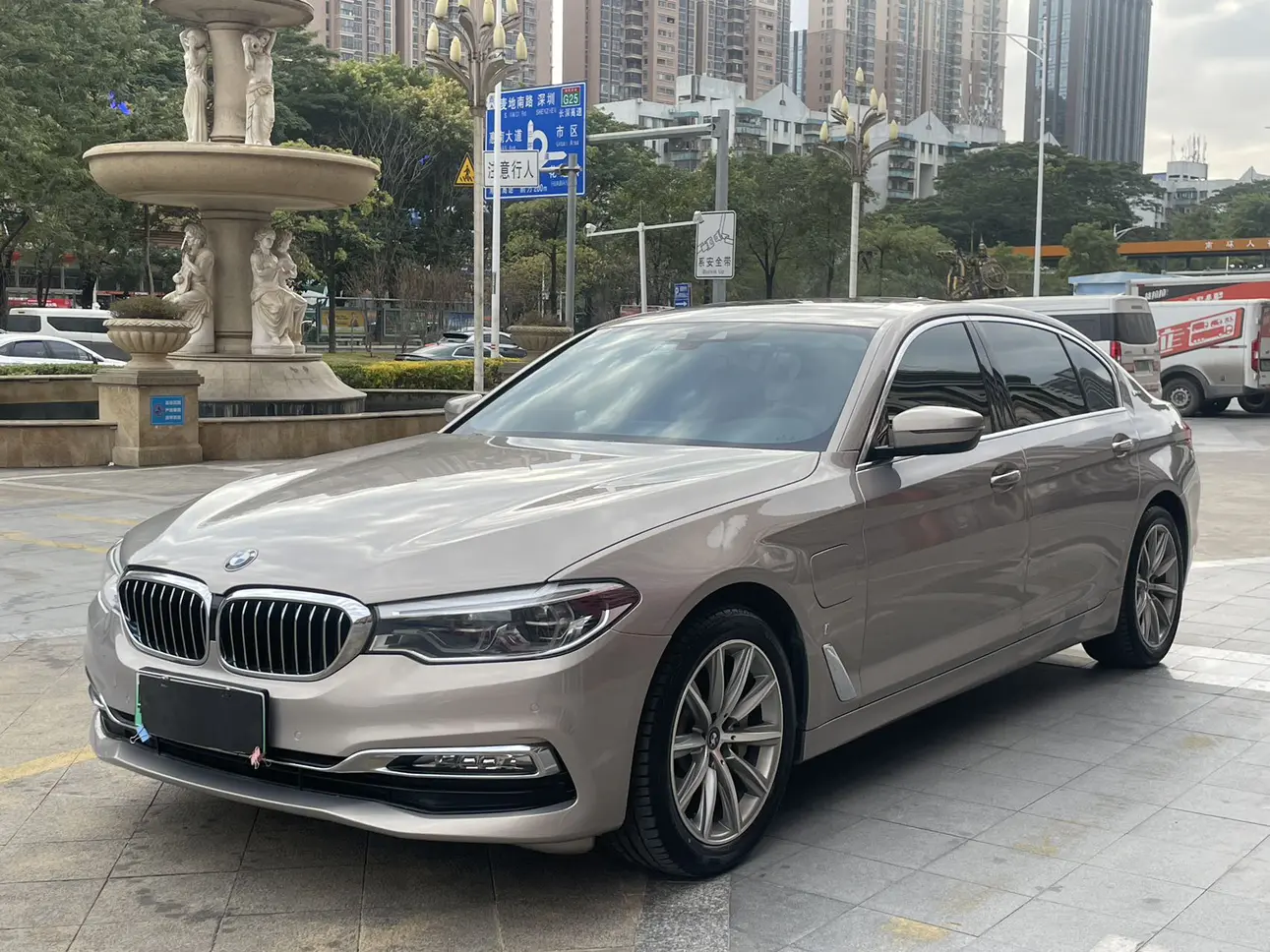 BMW 5 Series PHEV  из Китая