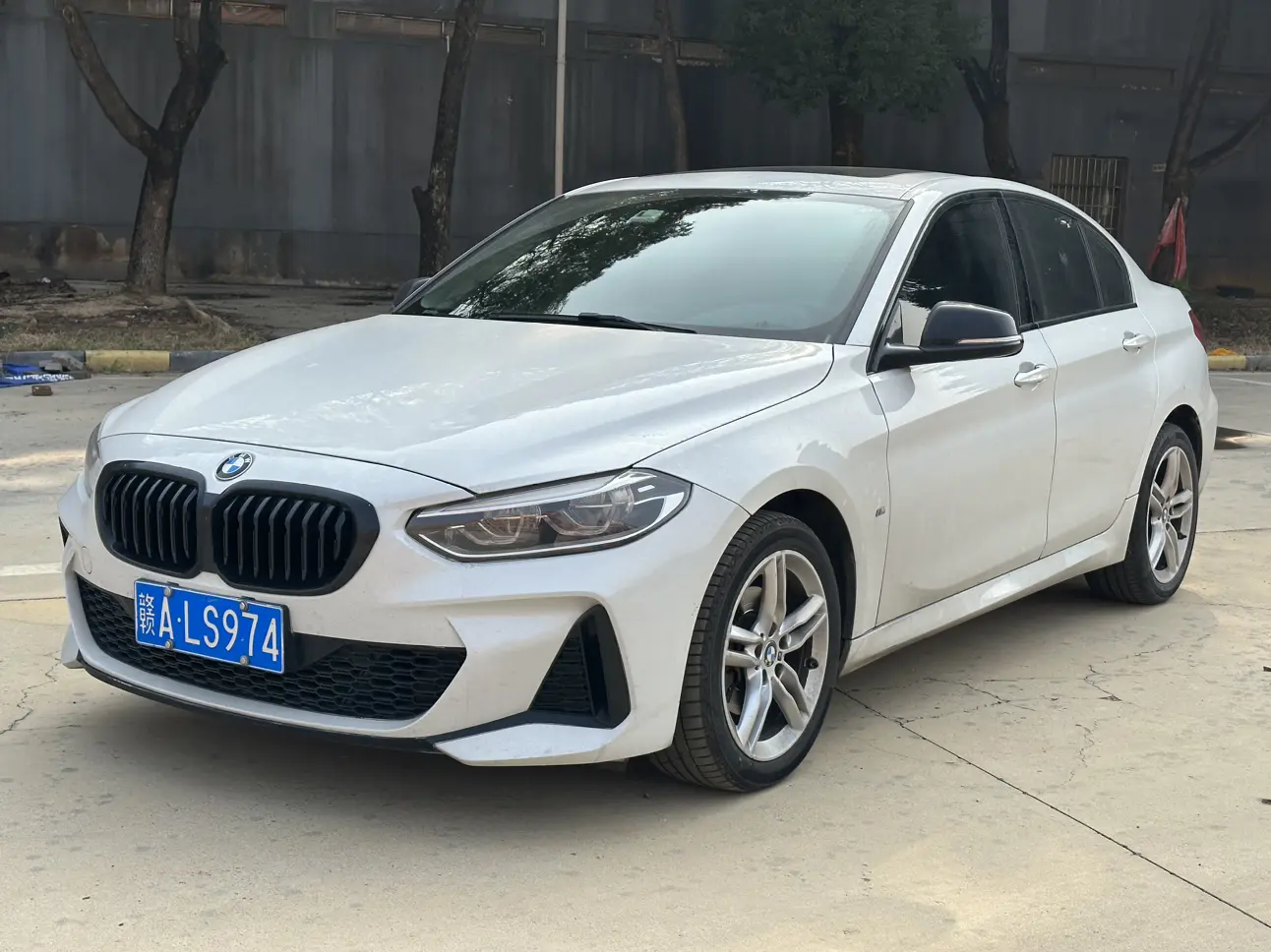 BMW 1 Series  из Китая