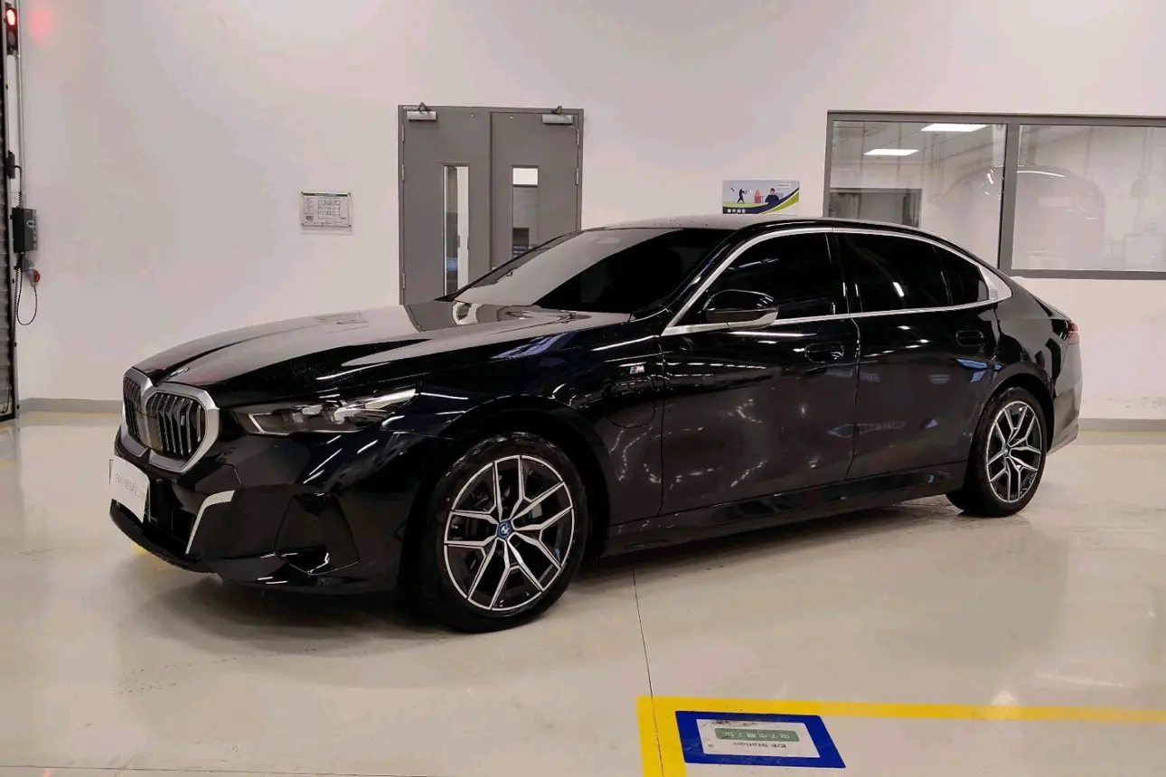 BMW i5  из Китая