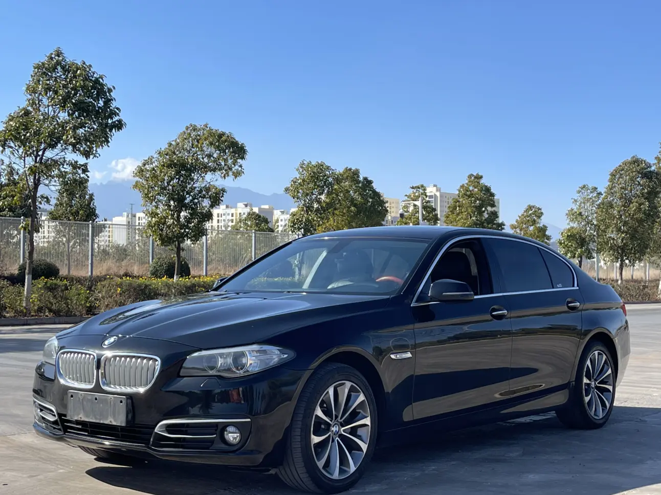 BMW 5 Series  из Китая