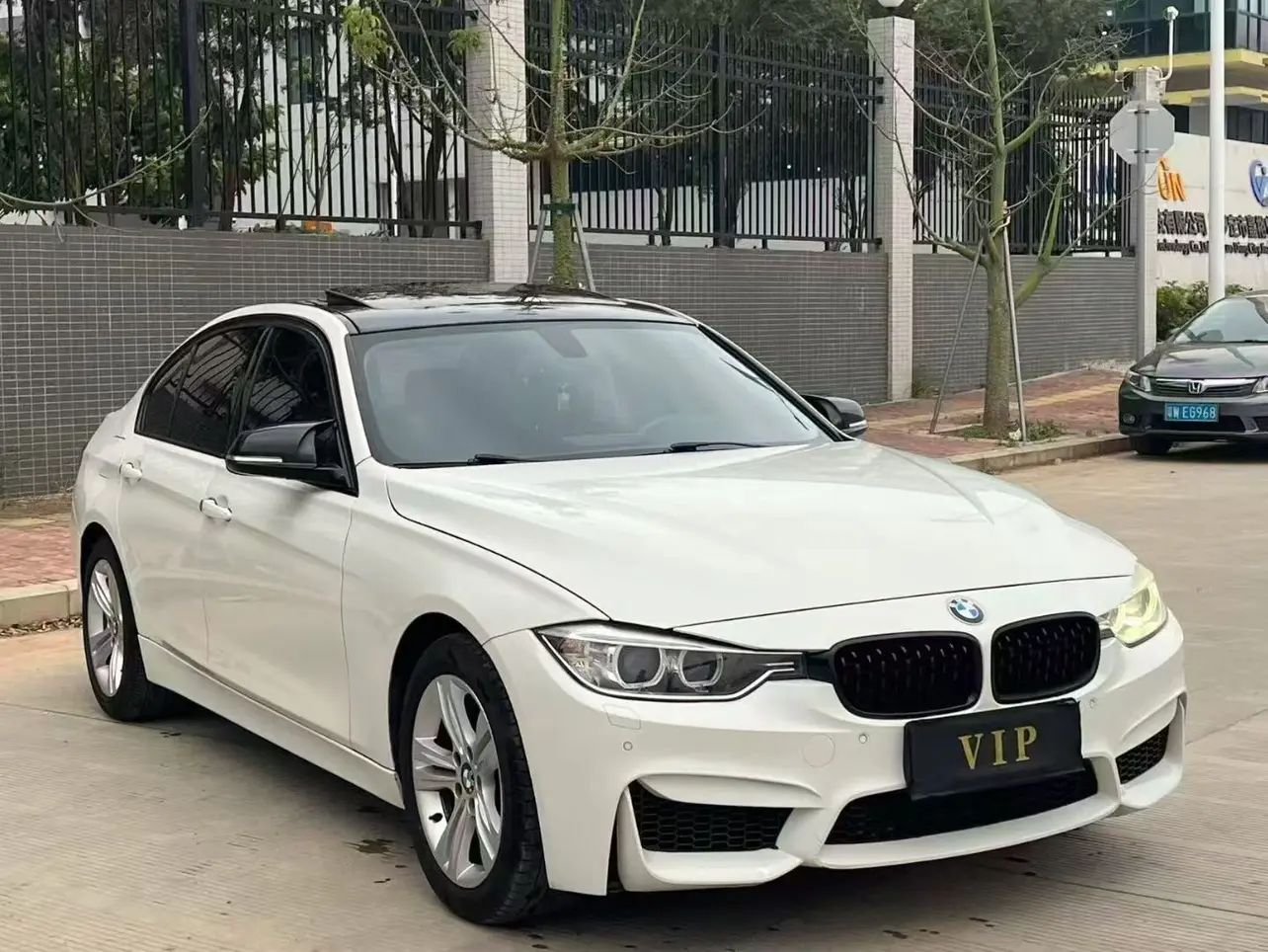 BMW 3 Series  из Китая