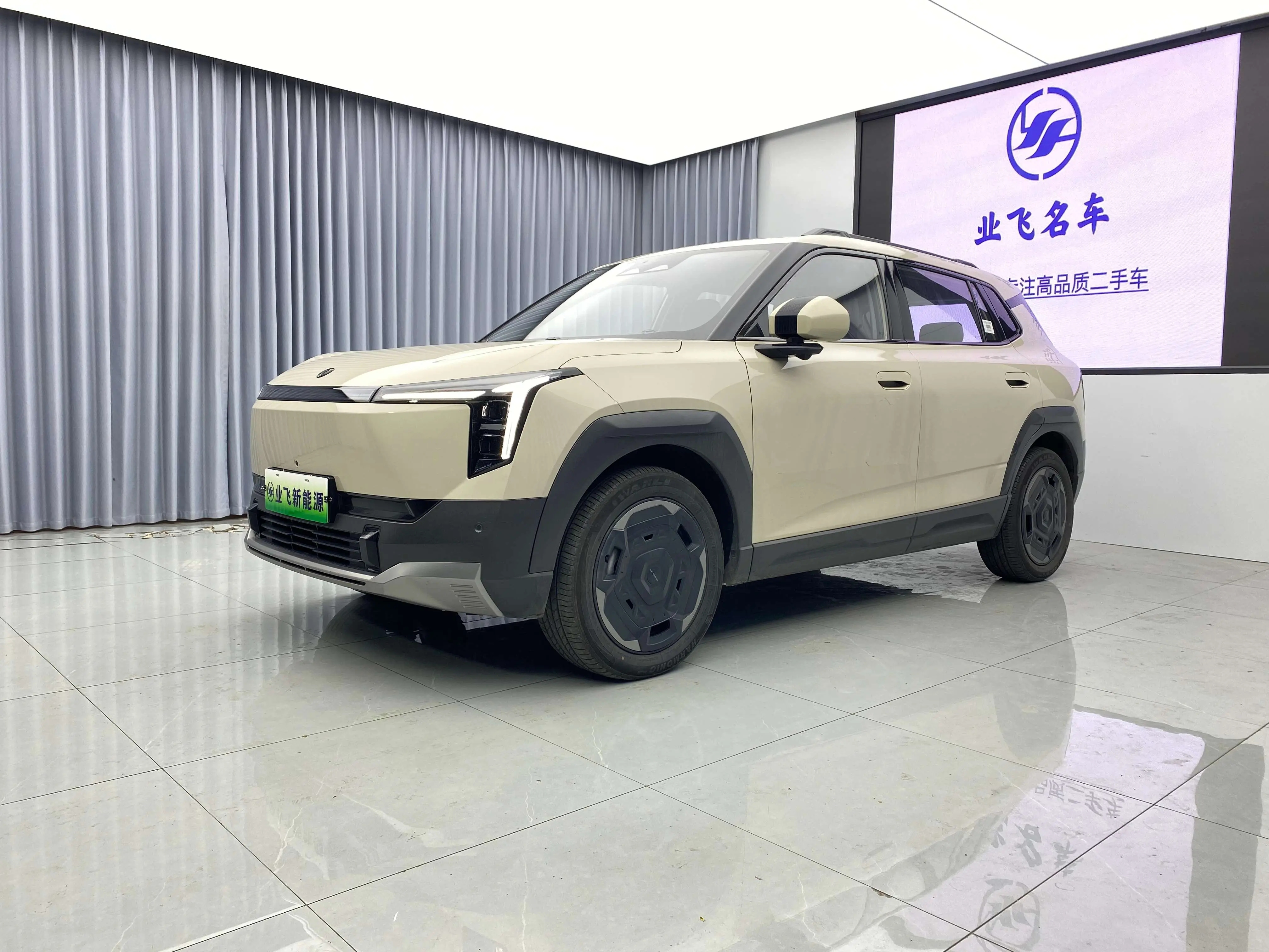 Dongfeng Nano 06  из Китая