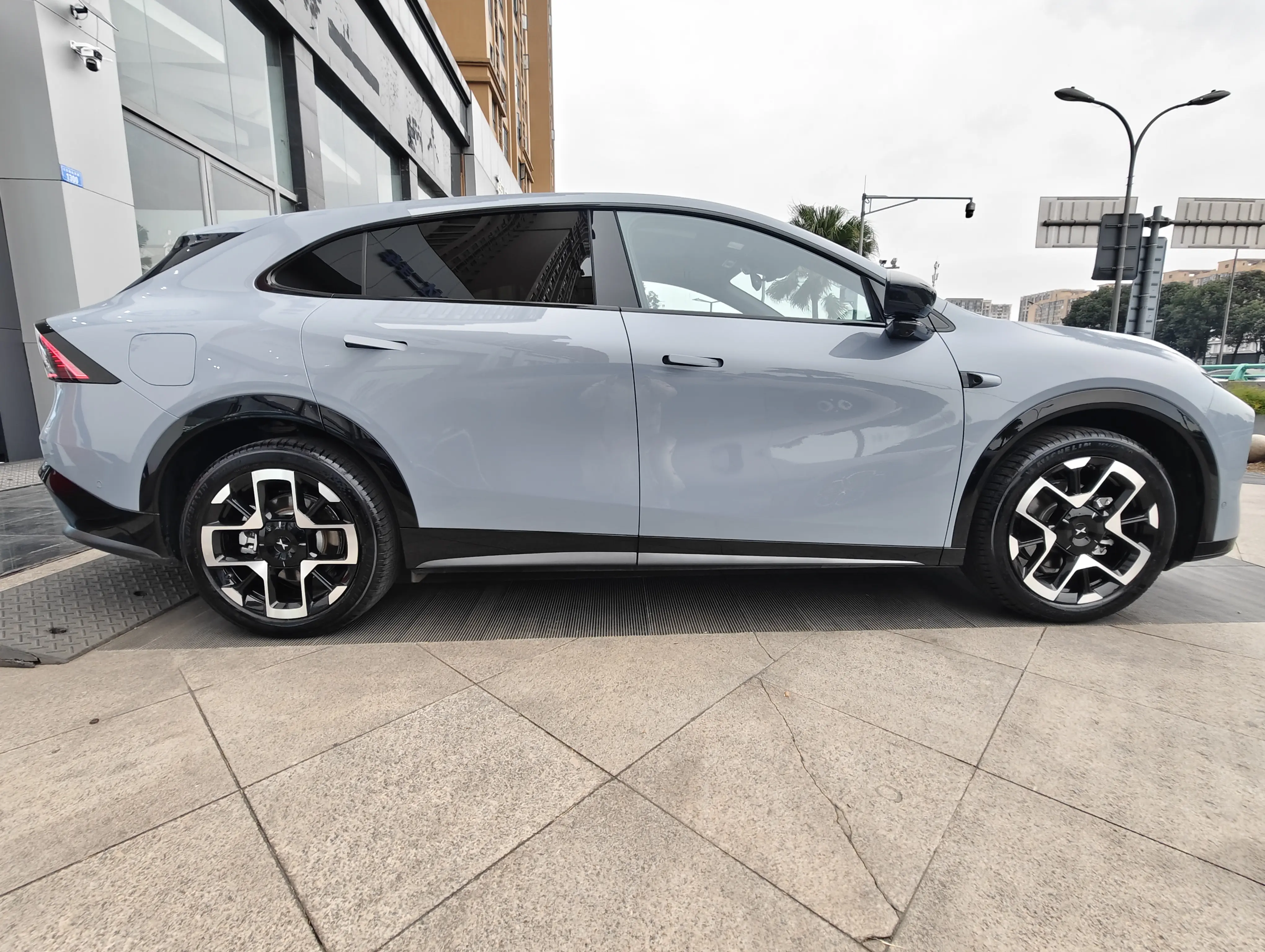 Xpeng G7  из Китая