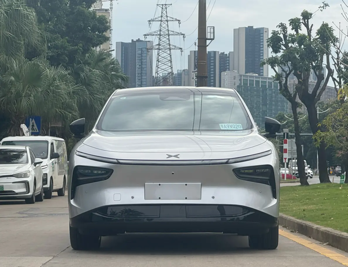 Xpeng G7  из Китая