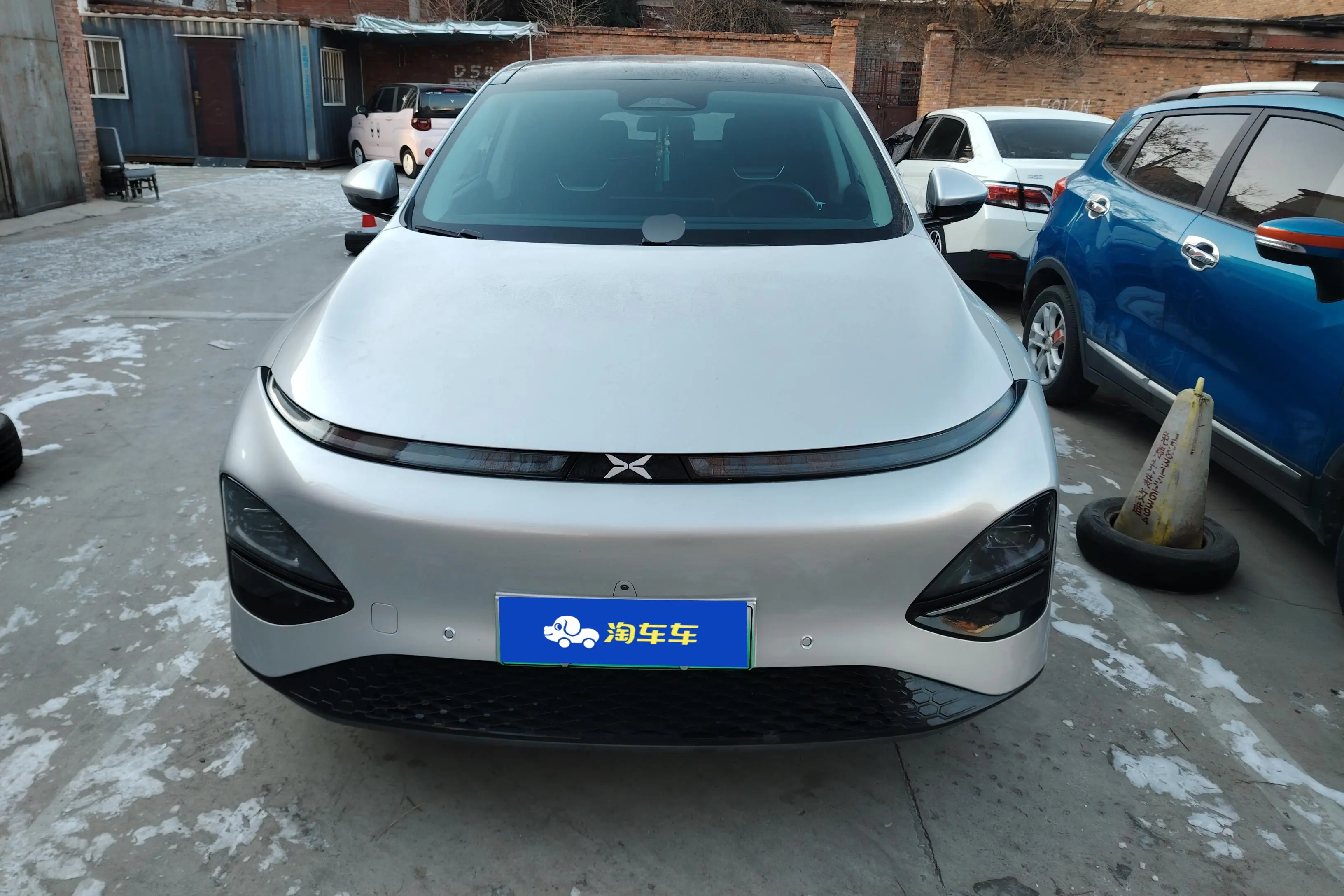 Xpeng G6  из Китая