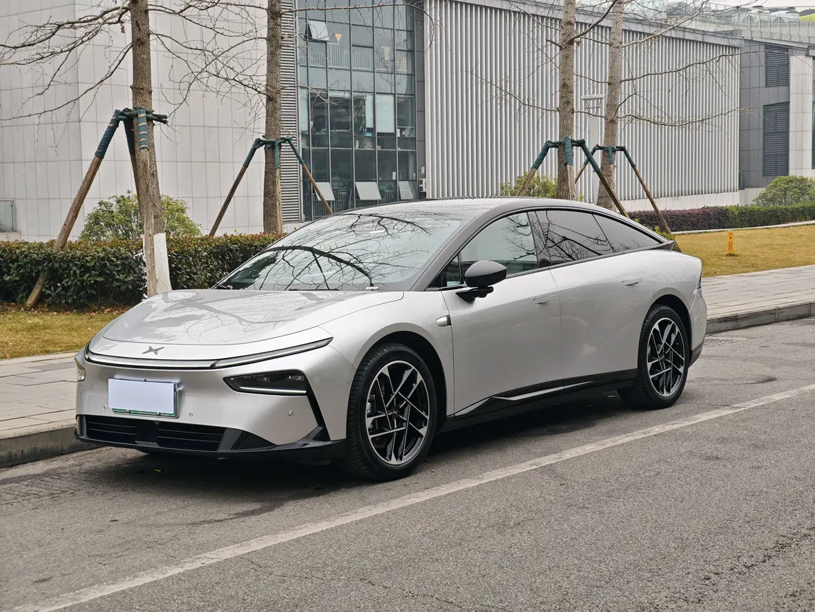 Xpeng P7+  из Китая