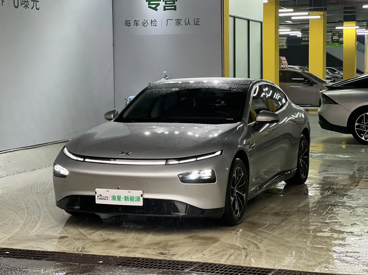 Xpeng P7  из Китая