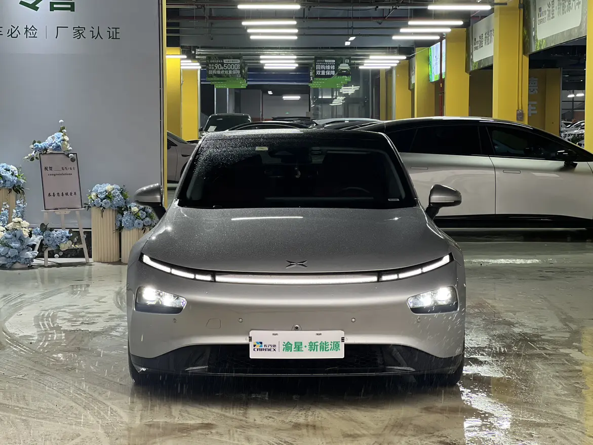 Xpeng P7  из Китая