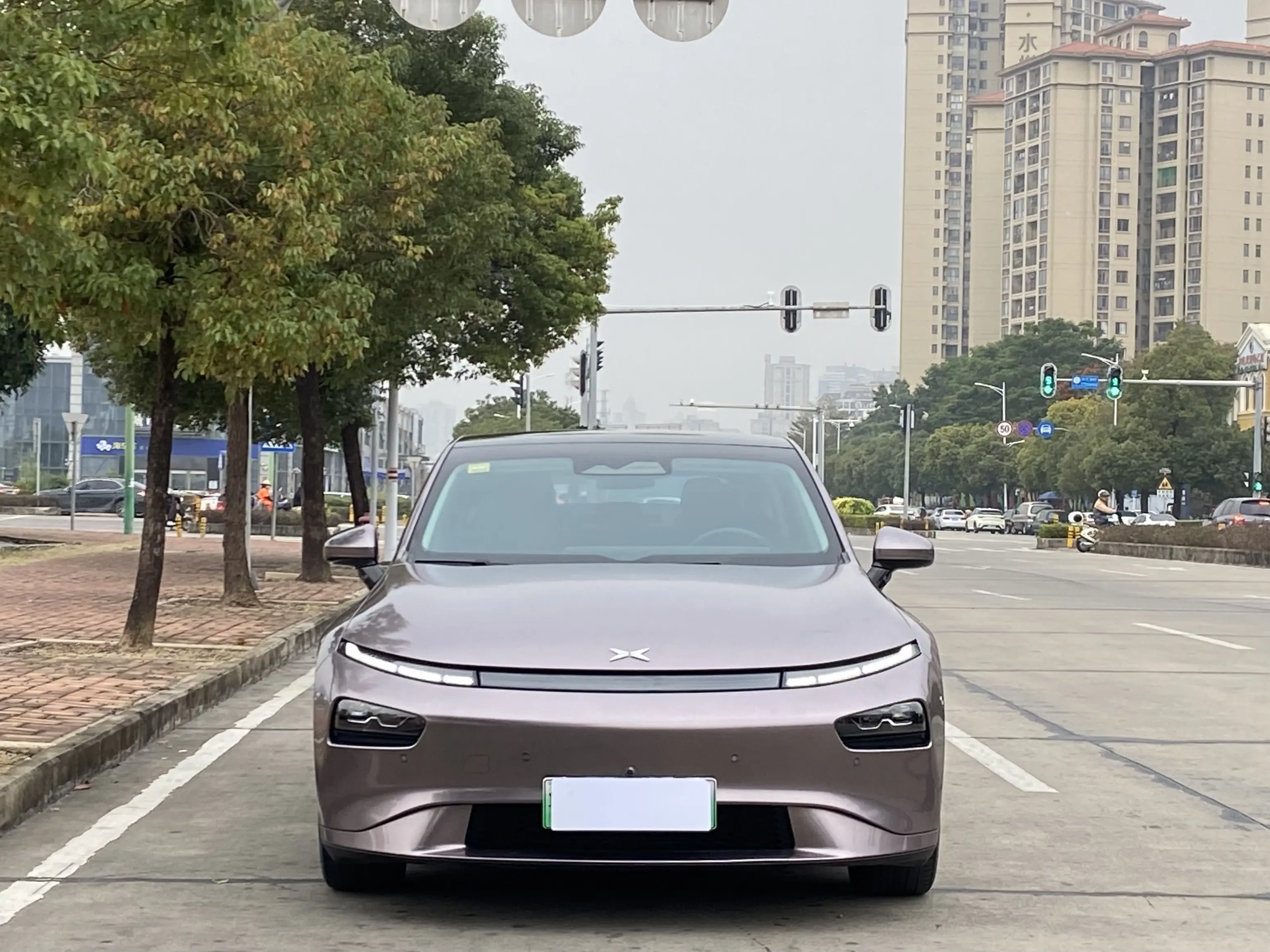 Xpeng P7  из Китая