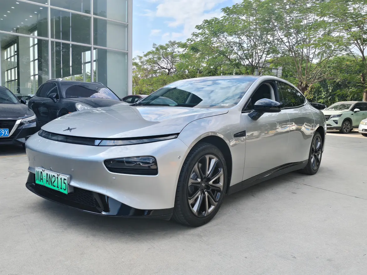 Xpeng P7  из Китая