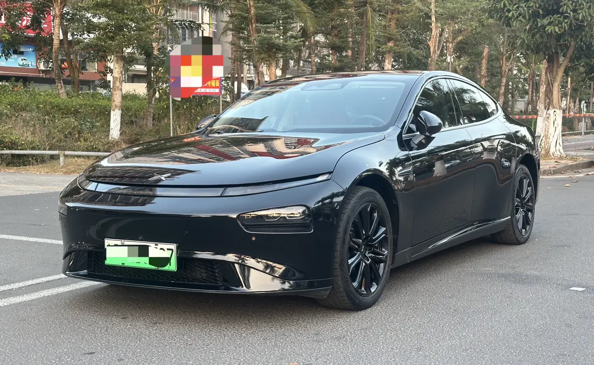 Xpeng P7  из Китая