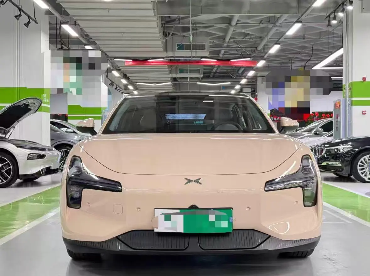 Xpeng Xiaopeng MONA M03  из Китая