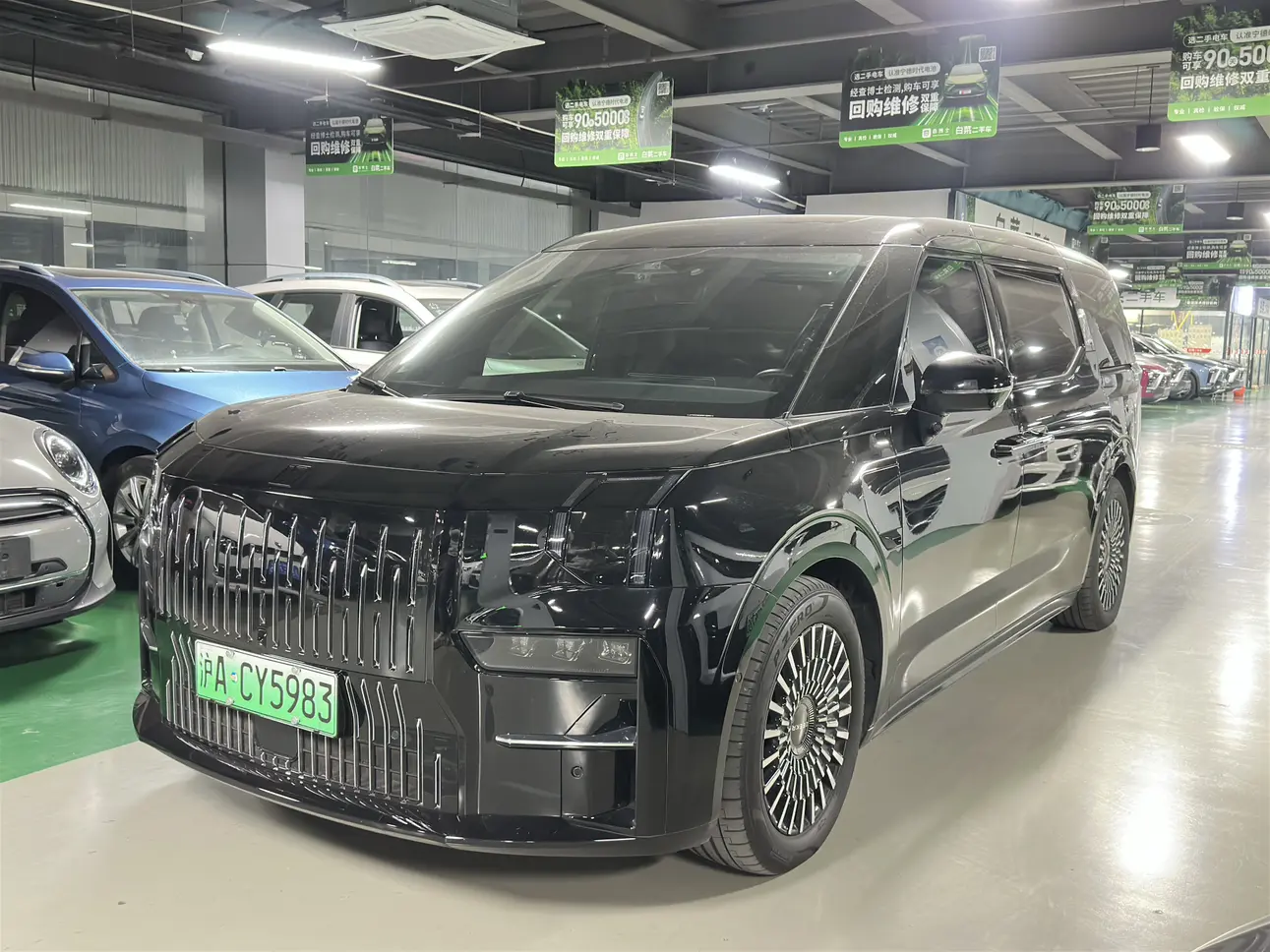 ZEEKR 009  из Китая