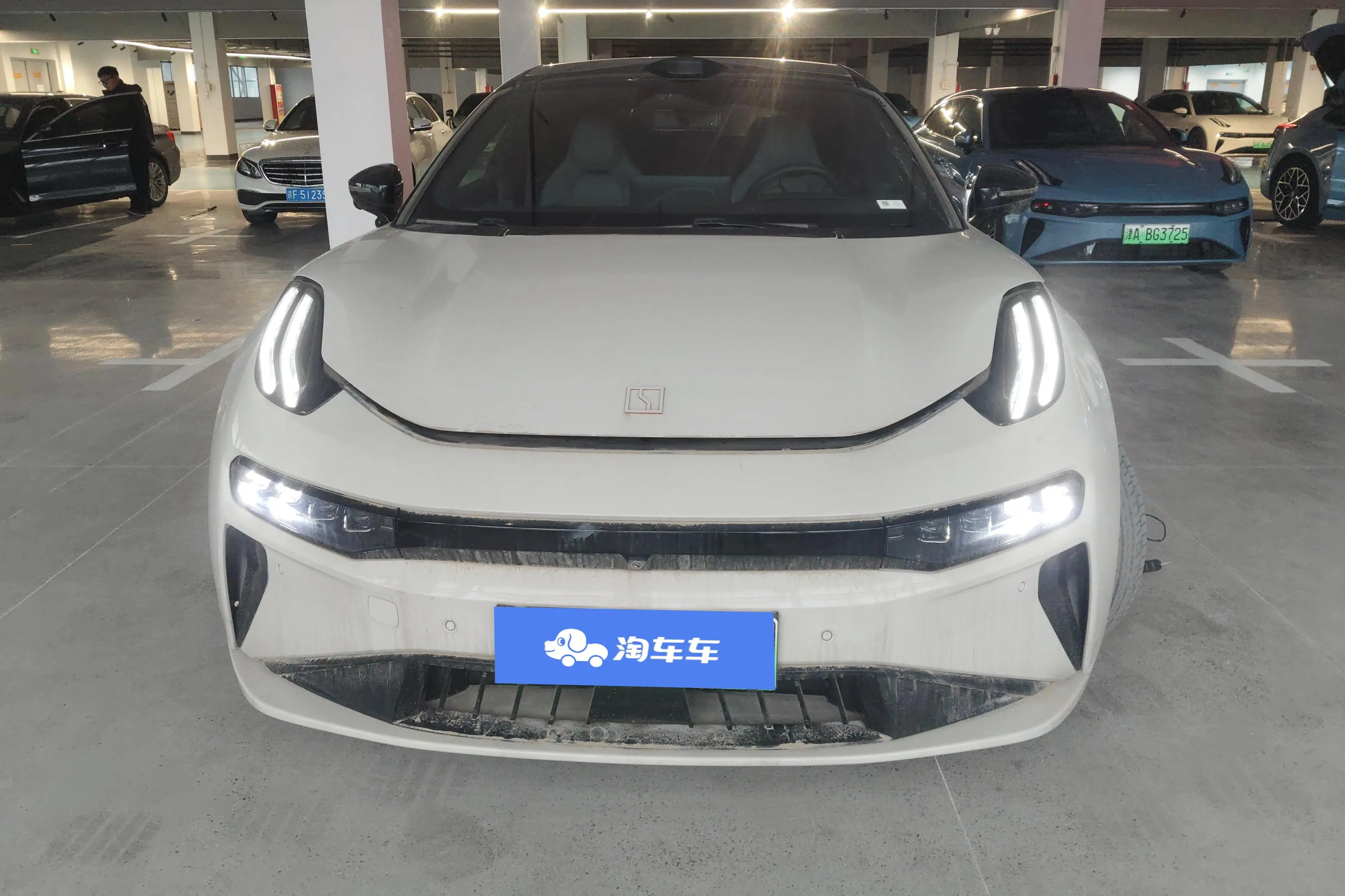 ZEEKR 001  из Китая