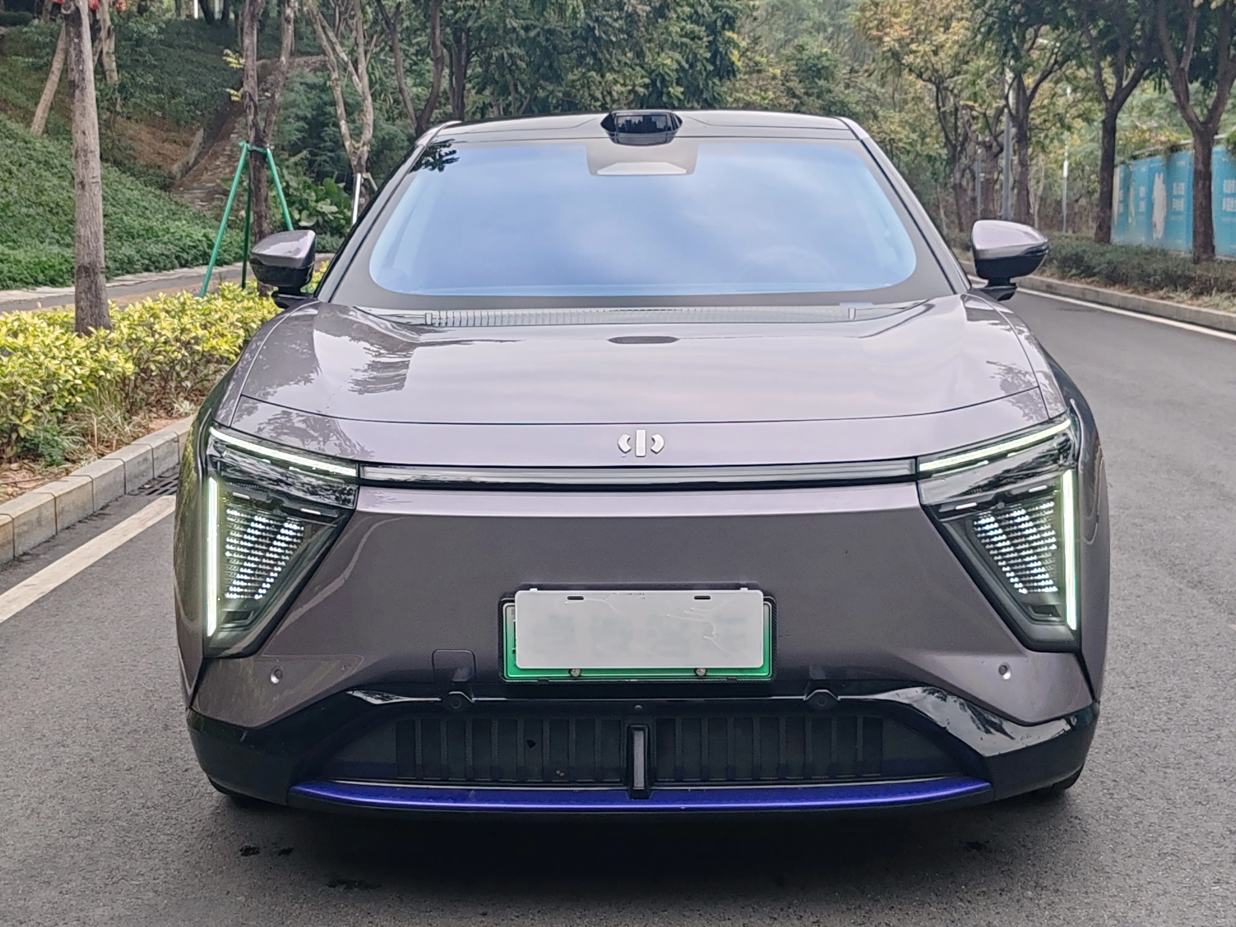 HiPhi Y  из Китая