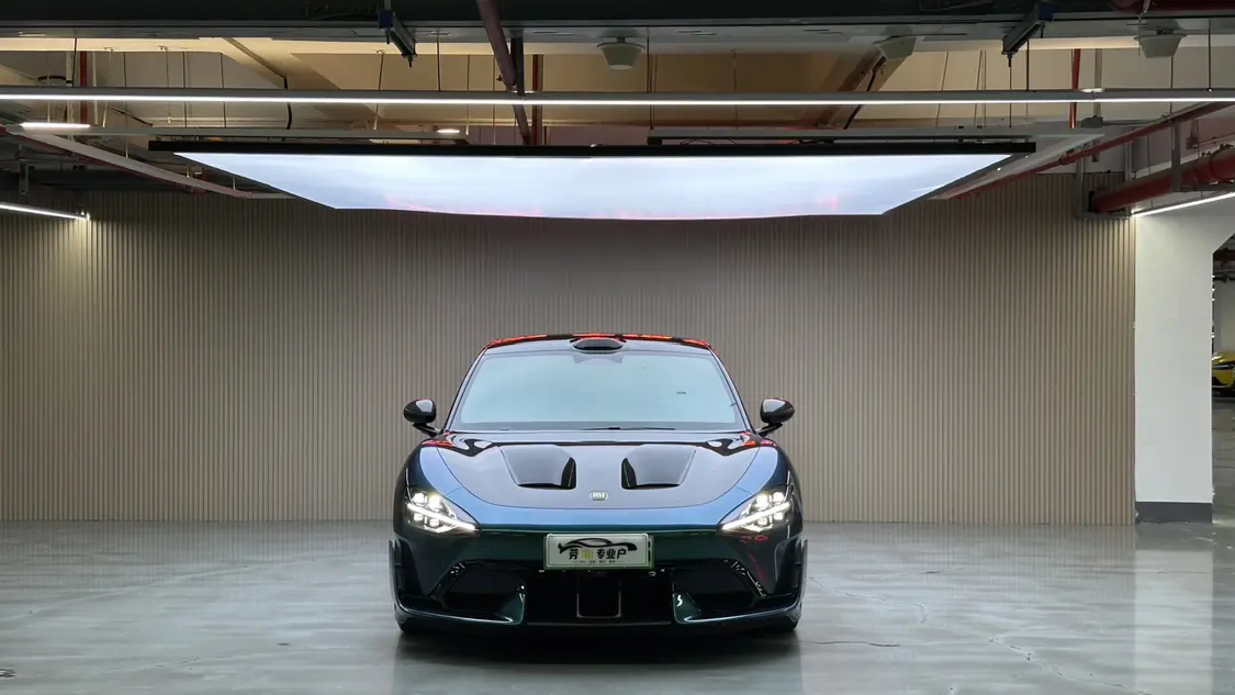 Xiaomi car Xiaomi SU7 Ultra  из Китая