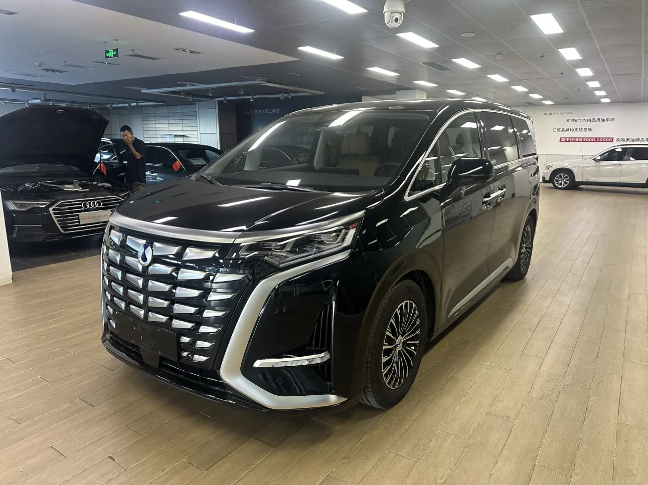 Denza D9 DM  из Китая