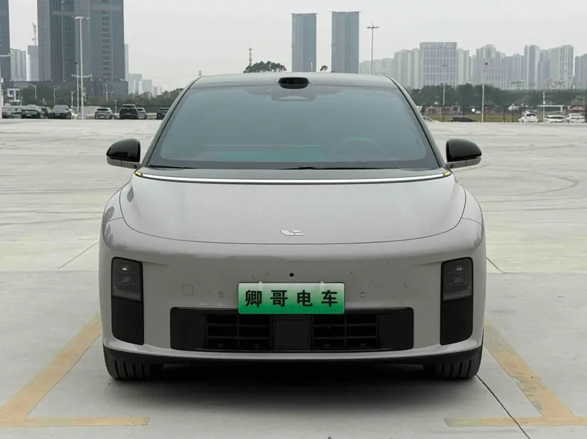 Li Ideal i6  из Китая